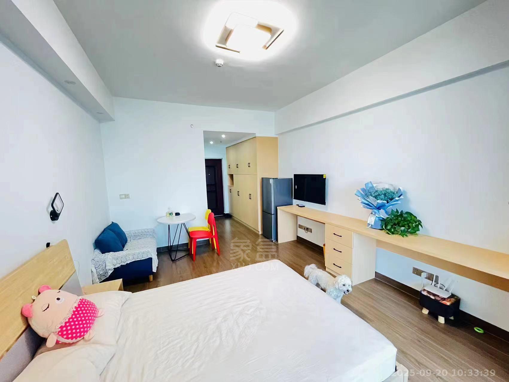 中泰财富湘江  1室1厅1卫    1600.0元/月