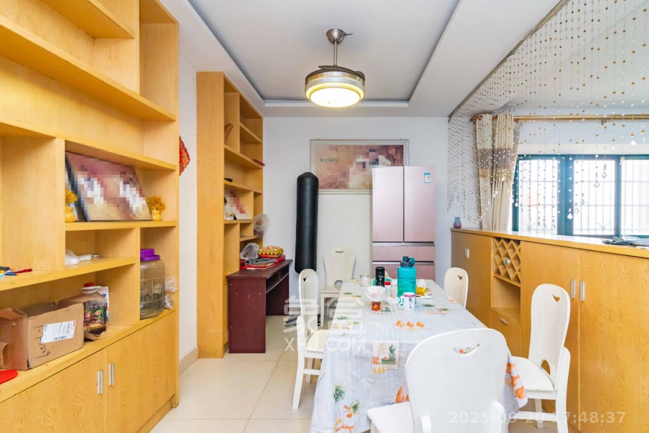 银盘鑫城 3室2厅2卫 1500.0元/月 银盘鑫城 3室2厅2卫 1500.0元/月室内图