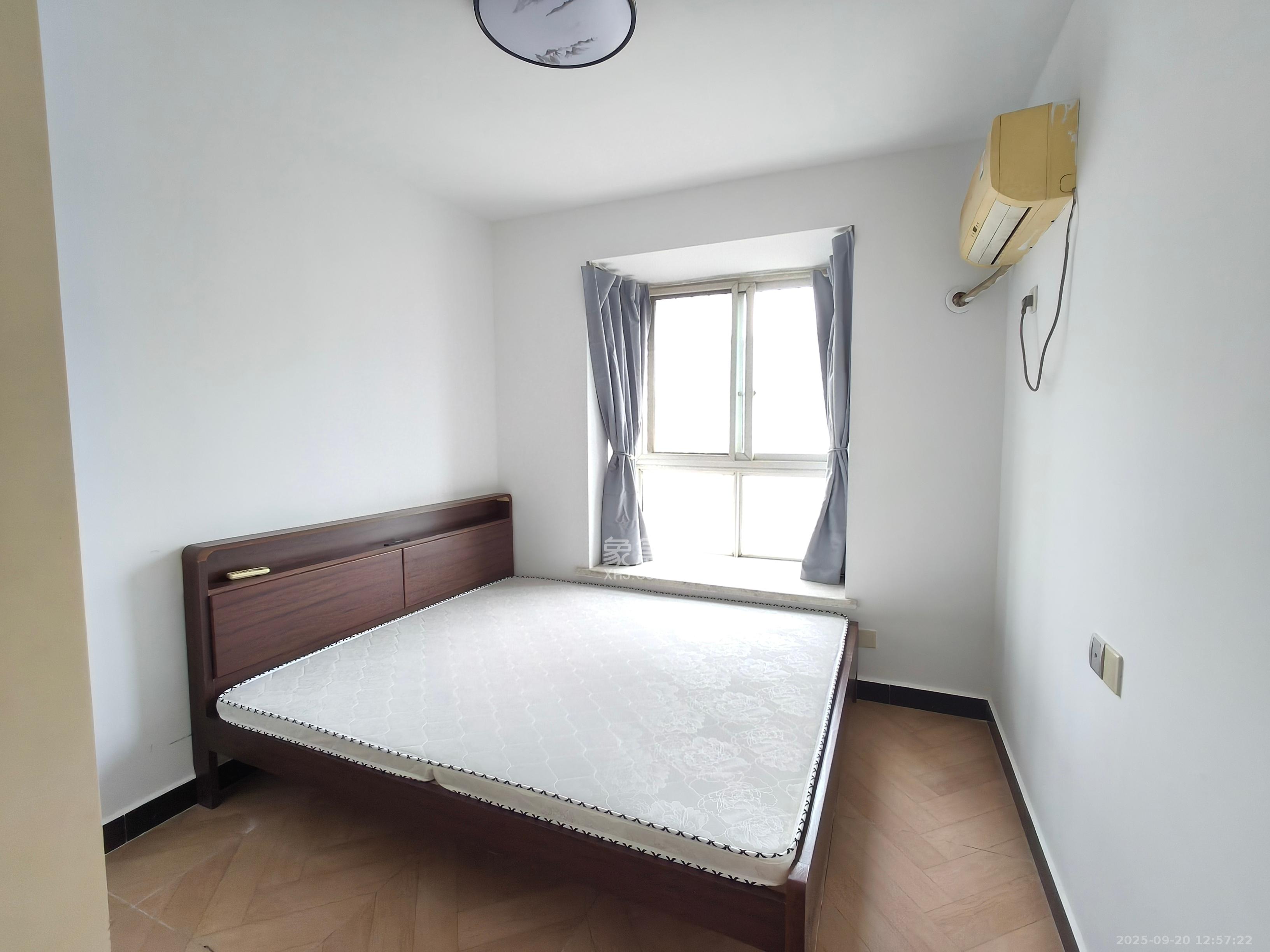 运通馨苑  3室2厅2卫   2500.00元/月室内图
