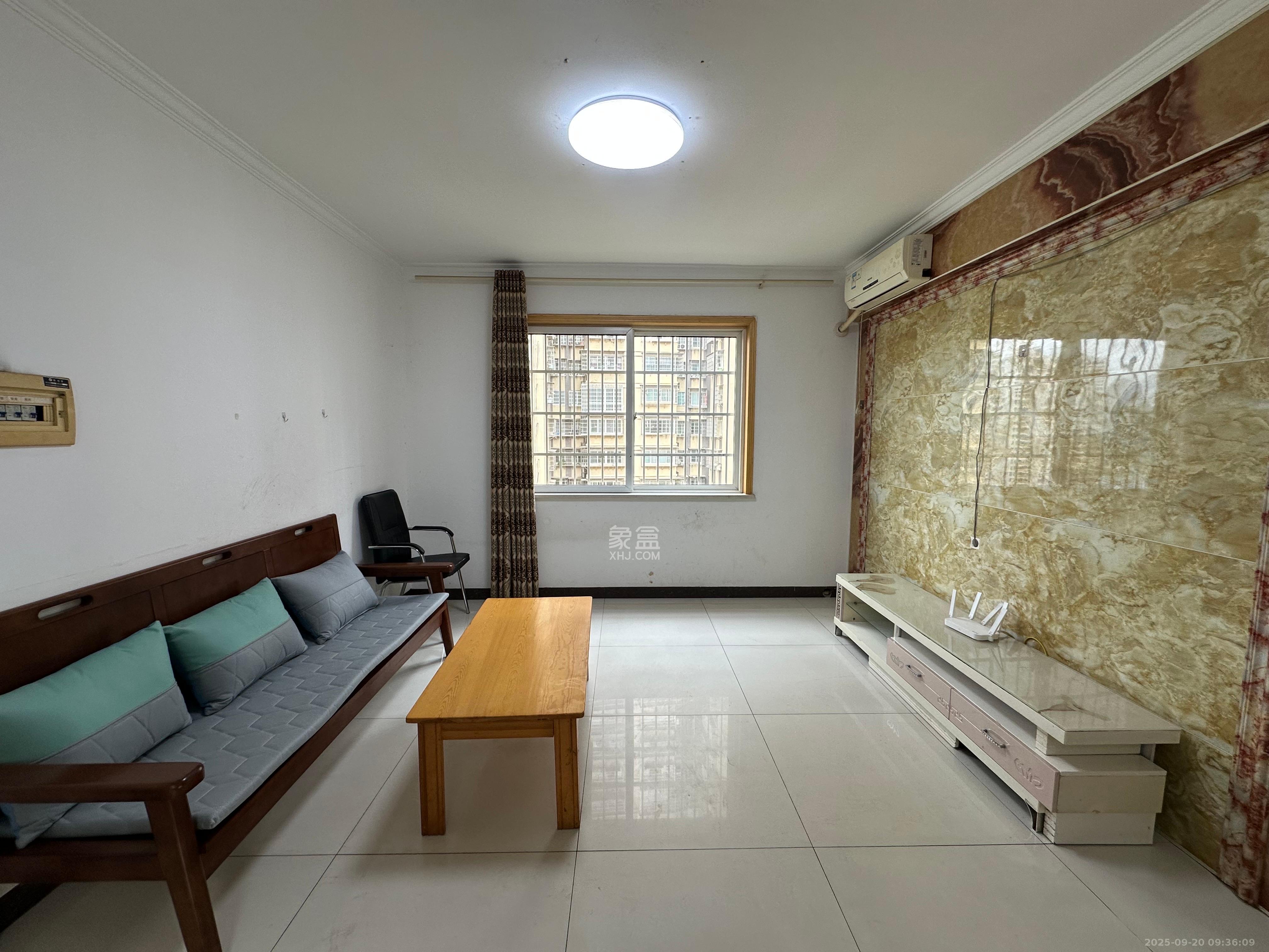 星城新宇黎雅苑 2室2厅1卫 1600.0元/月 星城新宇黎雅苑 2室2厅1卫 1600.0元/月室内图