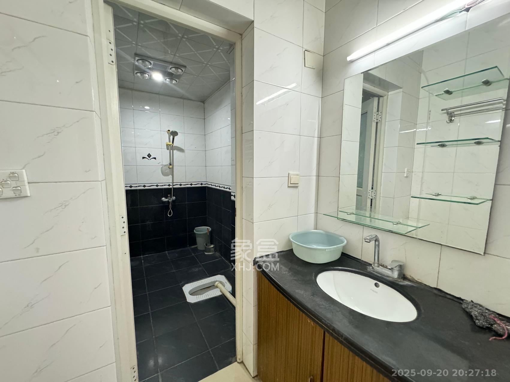 恩瑞麓山名园（龙王港小区）  2室2厅1卫    1550.0元/月室内图