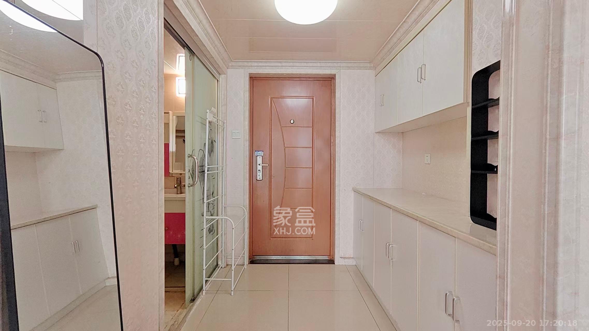 洋湖时代 1室1厅1卫 1400.0元/月 洋湖时代 1室1厅1卫 1400.0元/月室内图