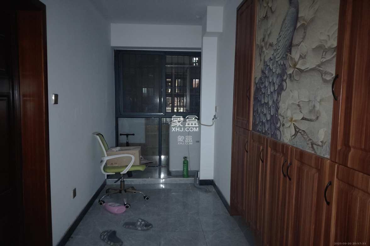 丰源国际 3室1厅1卫 2000.0元/月 丰源国际 3室1厅1卫 2000.0元/月室内图