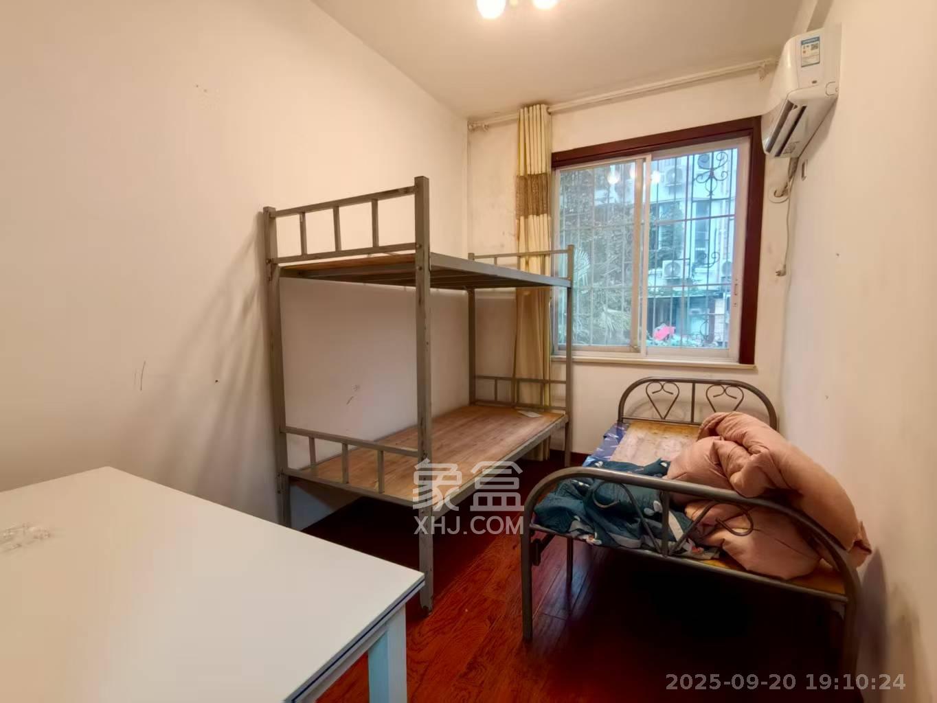 山水英伦 6室2厅3卫 5500.0元/月 山水英伦 6室2厅3卫 5500.0元/月室内图