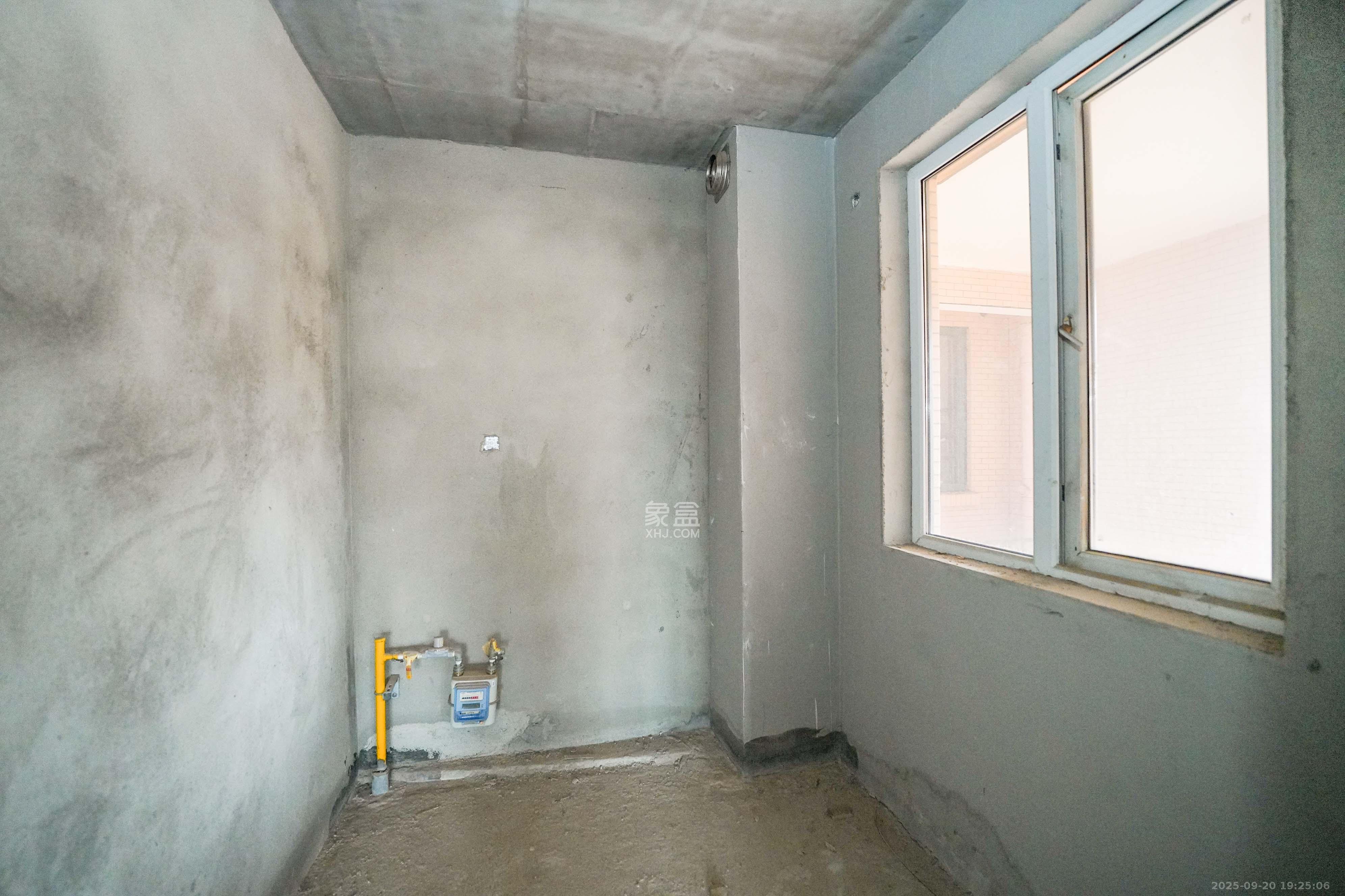 丽发新城 4室2厅2卫 130.0万 丽发新城 4室2厅2卫 130.0万其他