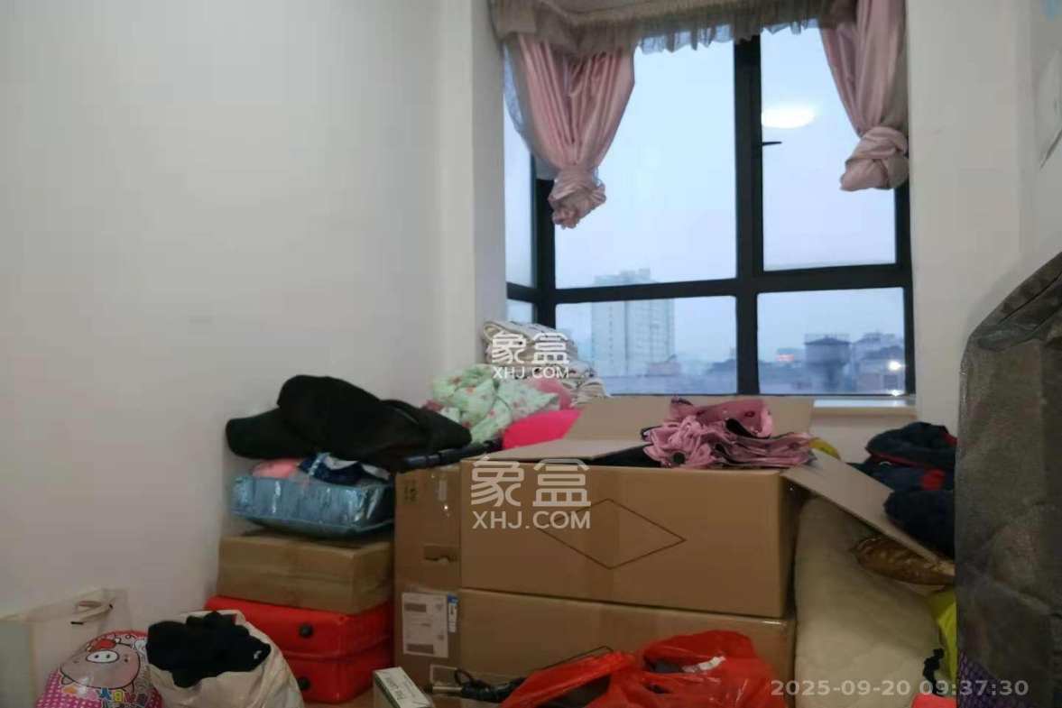 莱茵城 3室2厅1卫 2100.0元/月 莱茵城 3室2厅1卫 2100.0元/月室内图