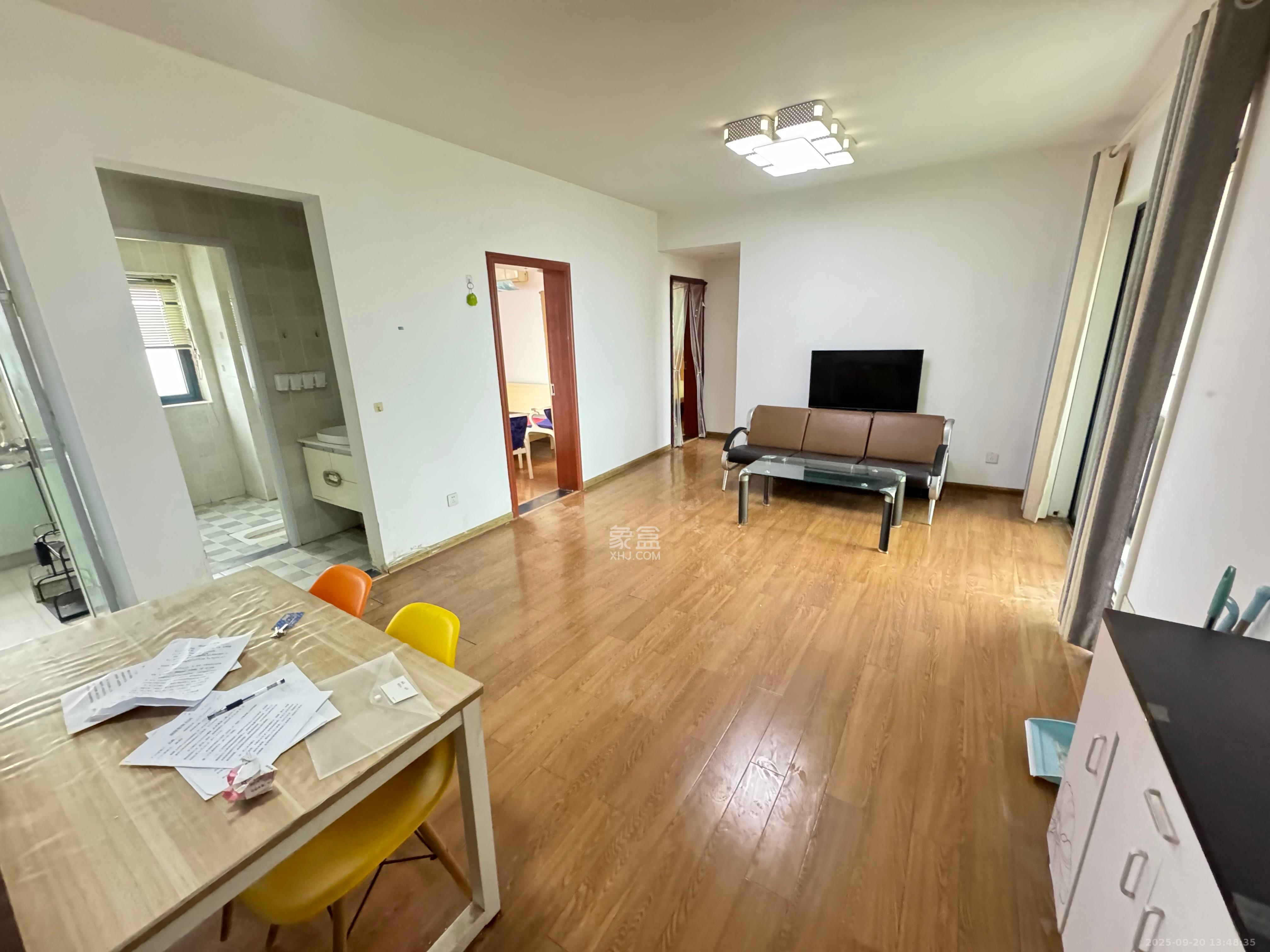 北京御园一二期(国泰嘉园) 3室2厅1卫 2100.0元/月 北京御园一二期(国泰嘉园) 3室2厅1卫 2100.0元/月室内图