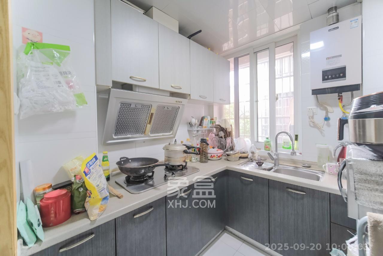 山水湾 2室2厅1卫 1900.0元/月 山水湾 2室2厅1卫 1900.0元/月室内图