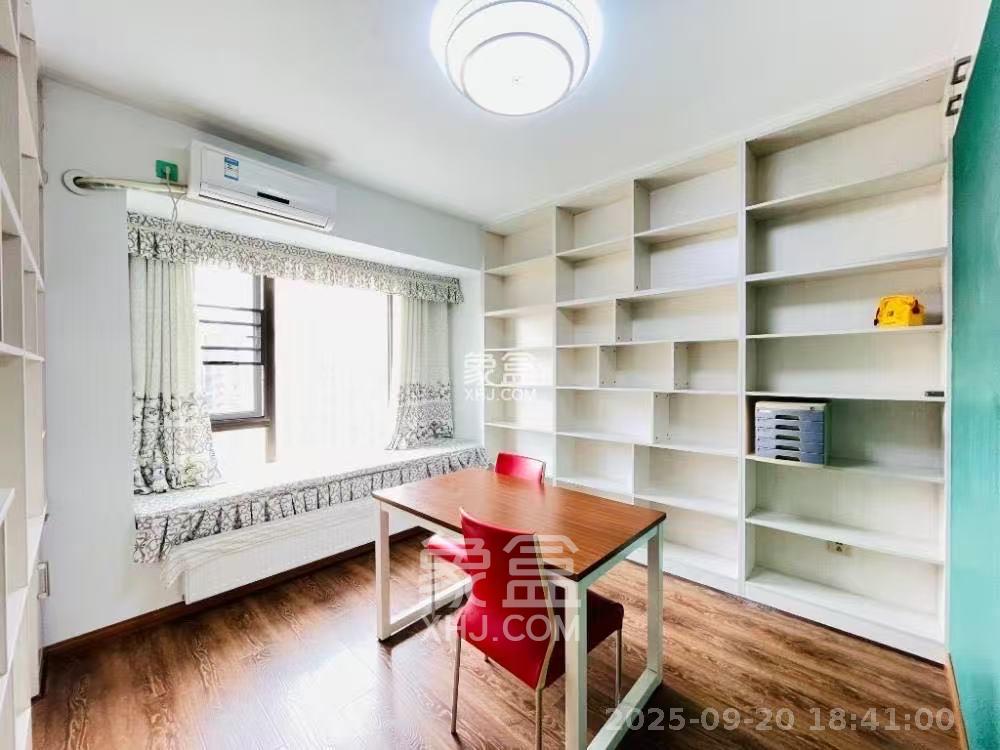 华润凤凰城三期 3室2厅1卫 2100.0元/月 华润凤凰城三期 3室2厅1卫 2100.0元/月室内图