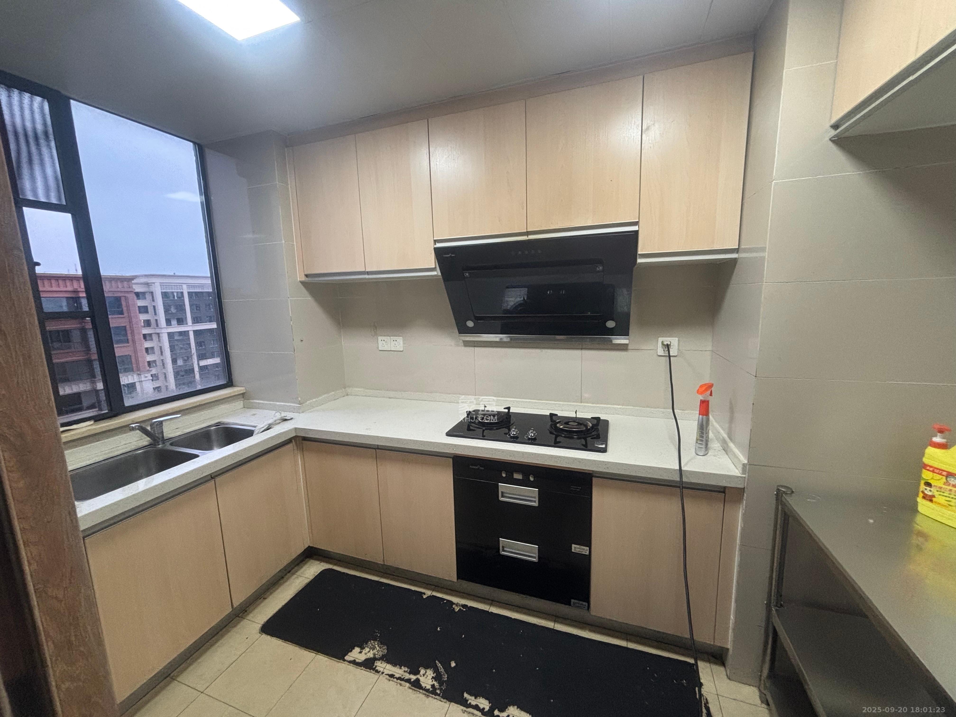 五矿万境蓝山  3室2厅1卫    2300.0元/月室内图