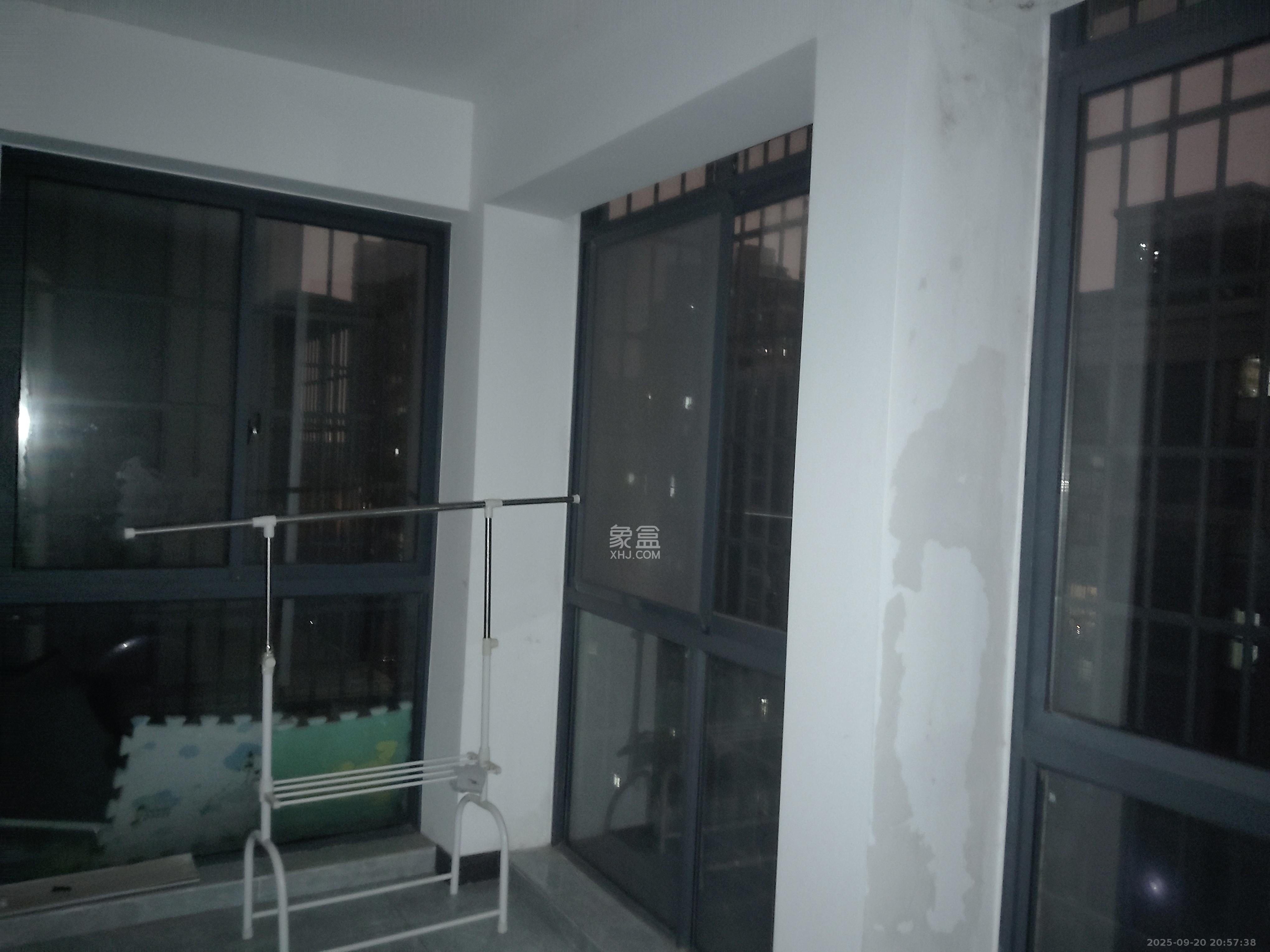 丰源国际 3室1厅1卫 2000.0元/月 丰源国际 3室1厅1卫 2000.0元/月室内图