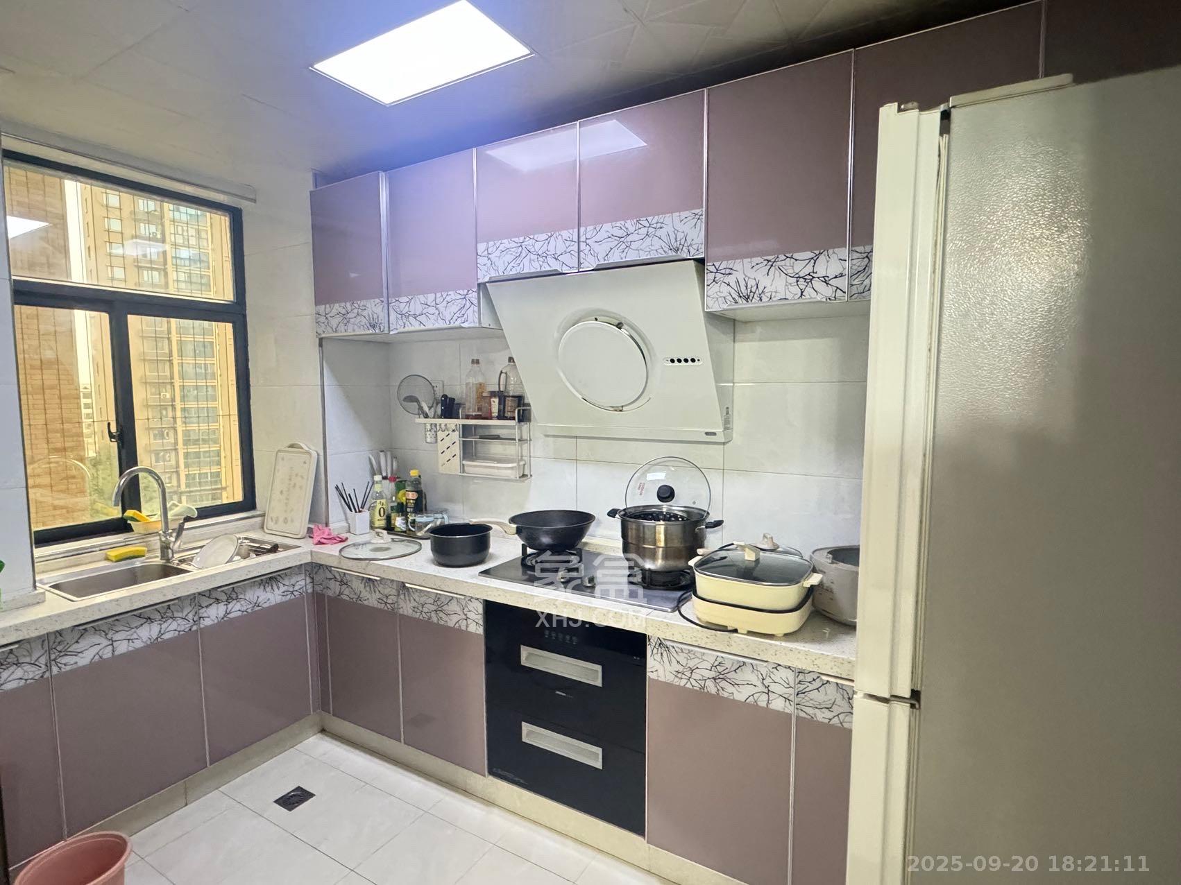 中南红领邦（红星嘉和苑）  3室2厅2卫    2700.0元/月室内图