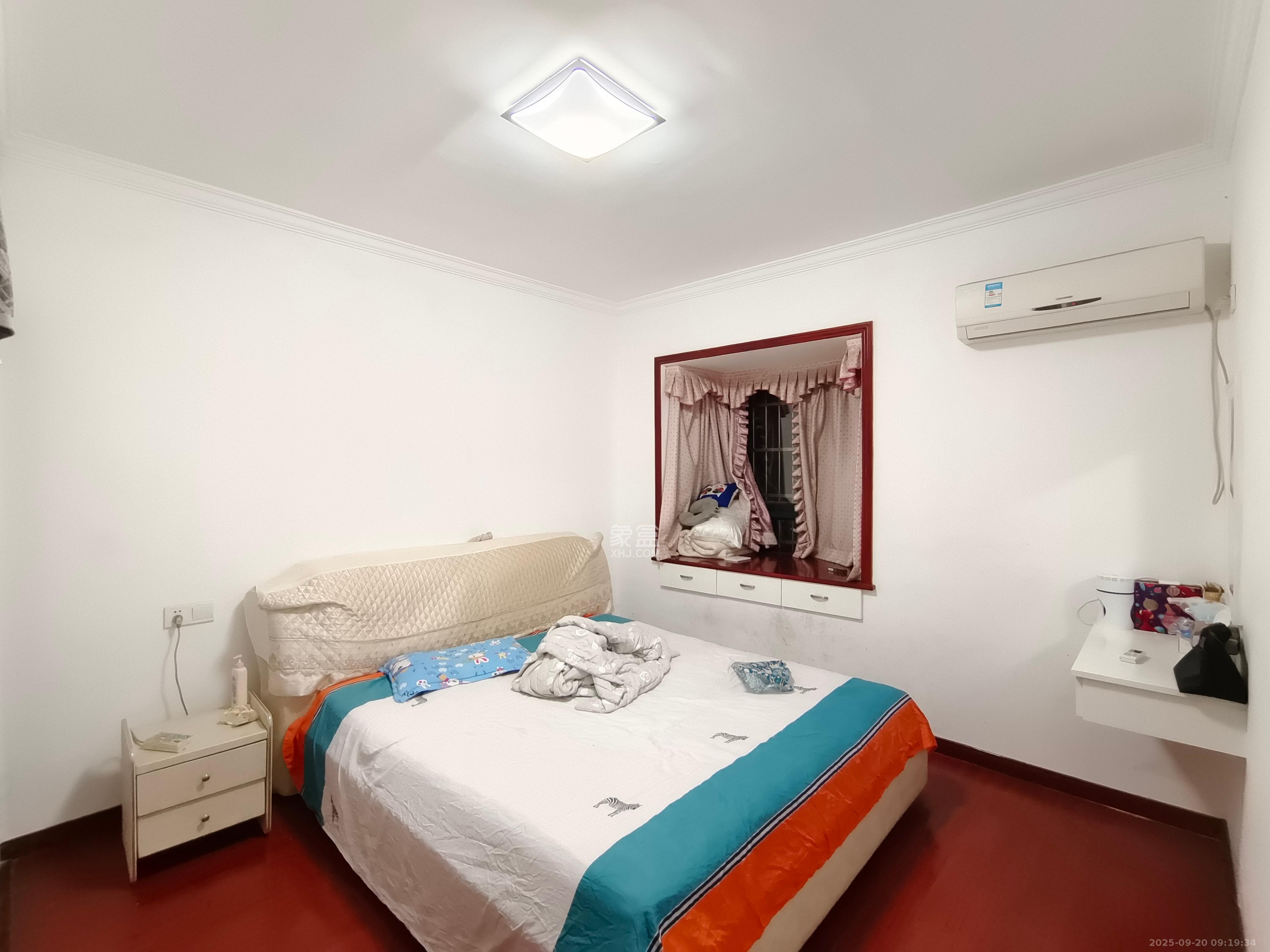 龙吉湾小区(龙瑞尚苑) 3室2厅1卫 1900.0元/月 龙吉湾小区(龙瑞尚苑) 3室2厅1卫 1900.0元/月室内图