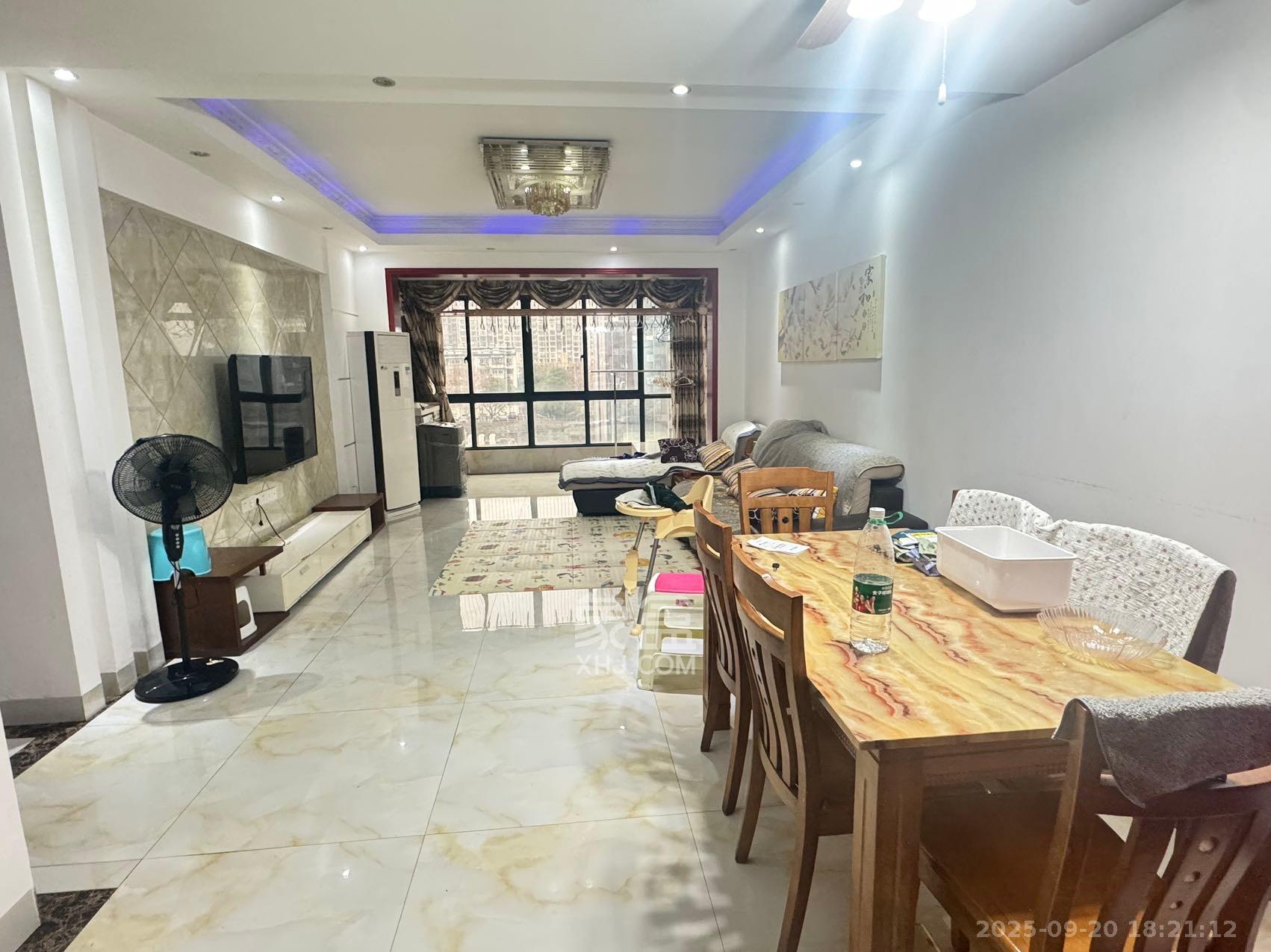 中南红领邦（红星嘉和苑）  3室2厅2卫    2700.0元/月室内图