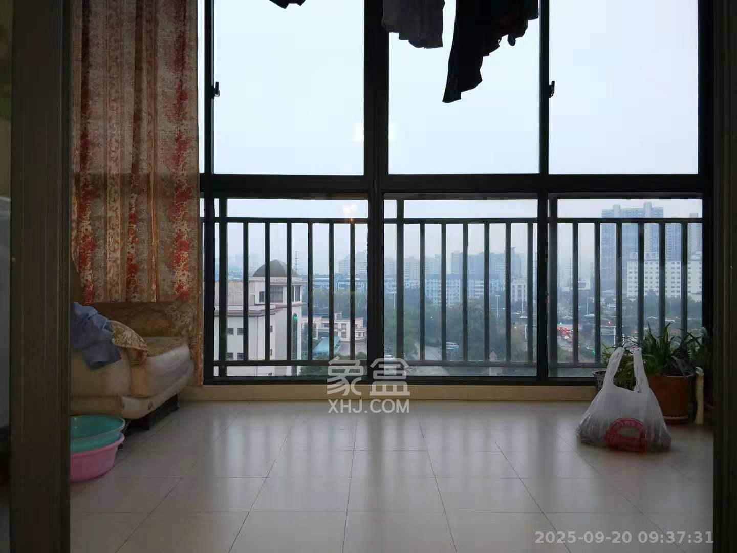 莱茵城  3室2厅1卫    2100.0元/月室内图