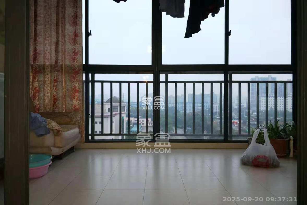 莱茵城 3室2厅1卫 2100.0元/月 莱茵城 3室2厅1卫 2100.0元/月室内图