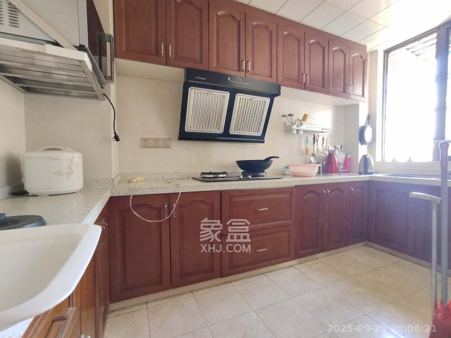 江河东澜湾 4室2厅2卫 3500.0元/月 江河东澜湾 4室2厅2卫 3500.0元/月室内图