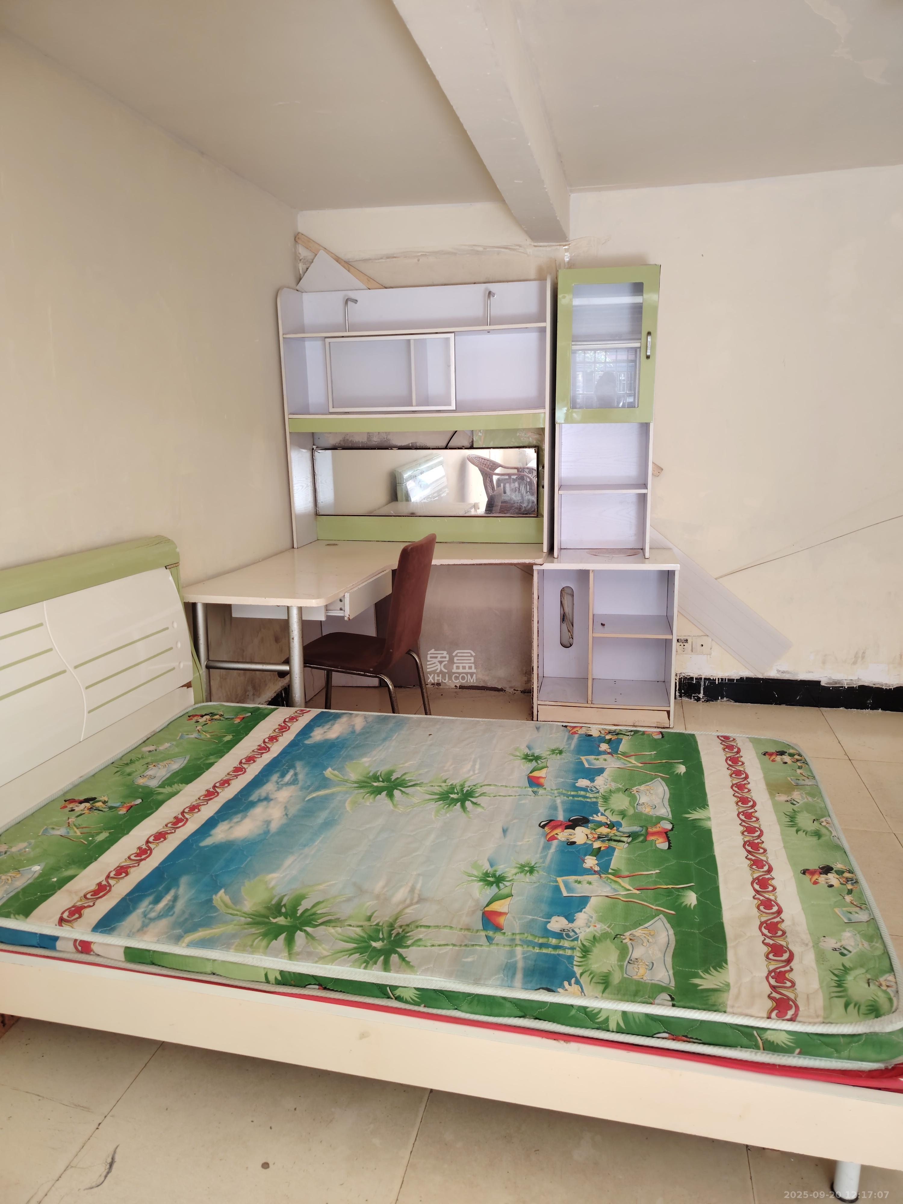 新星小区 1室1厅1卫 700.0元/月 新星小区 1室1厅1卫 700.0元/月室内图