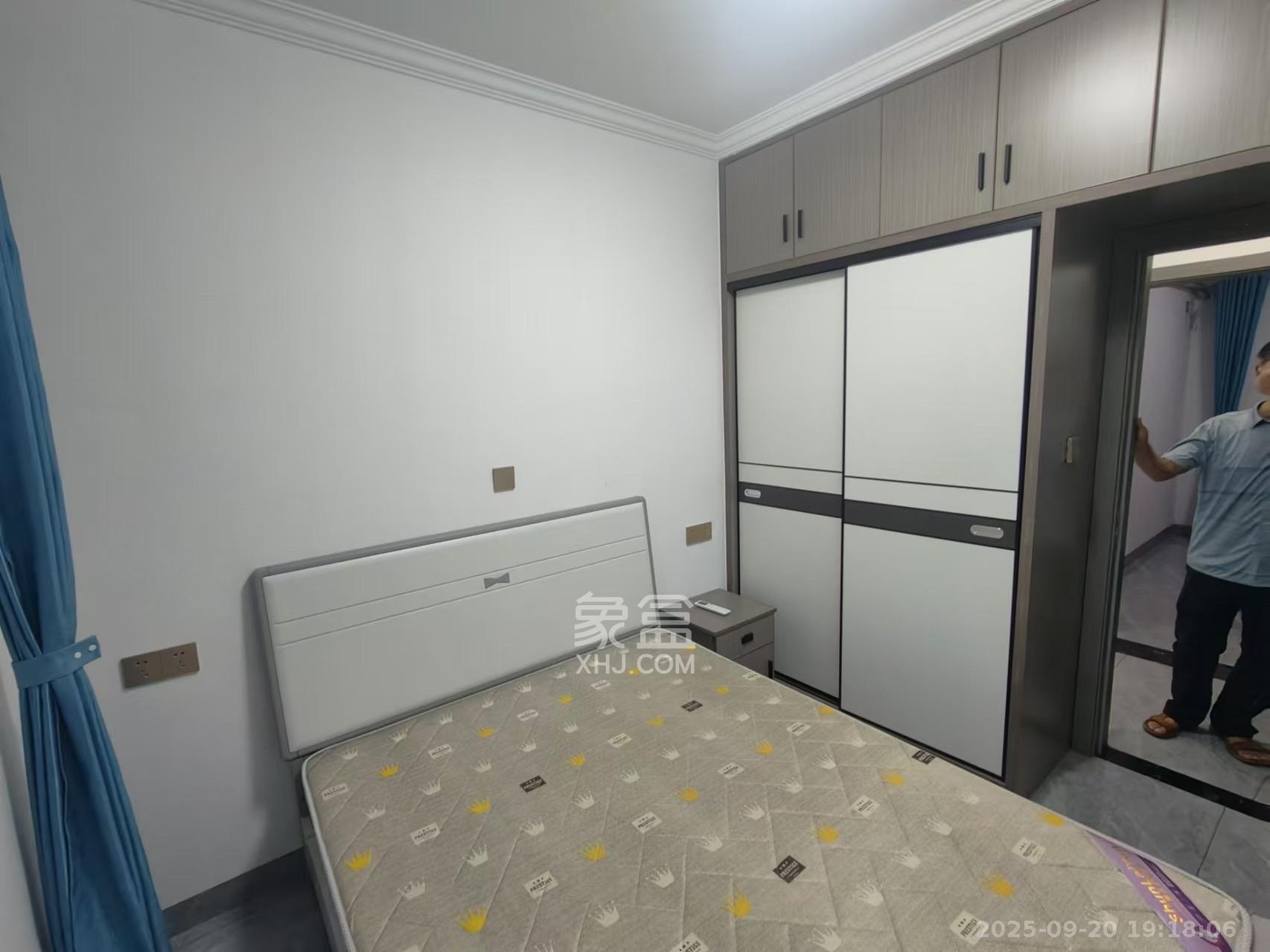 和润园三期 2室2厅1卫 2300.0元/月 和润园三期 2室2厅1卫 2300.0元/月室内图