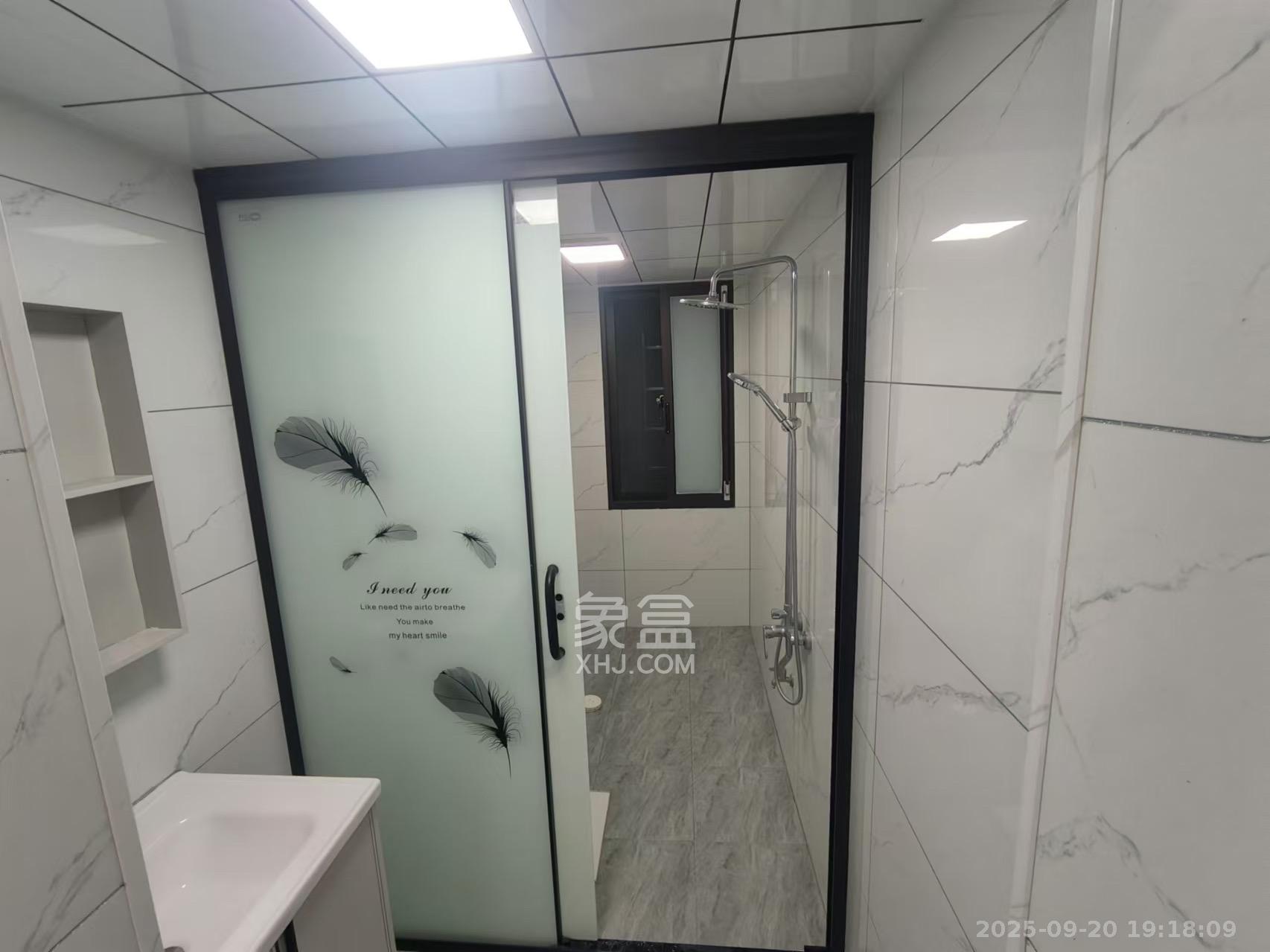 和润园三期 2室2厅1卫 2300.0元/月 和润园三期 2室2厅1卫 2300.0元/月室内图