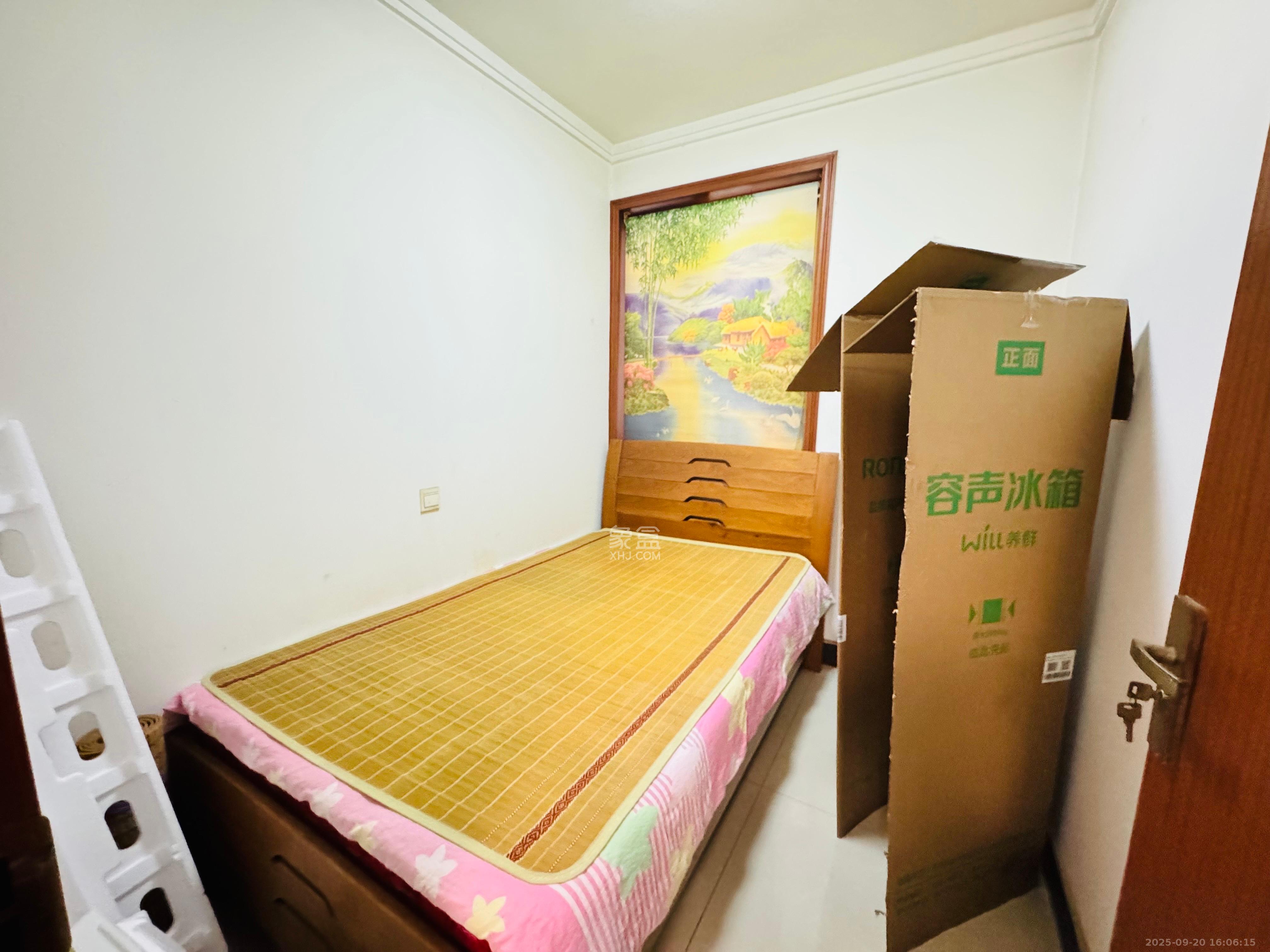 槽坊垅小区  3室2厅1卫    2400.0元/月室内图