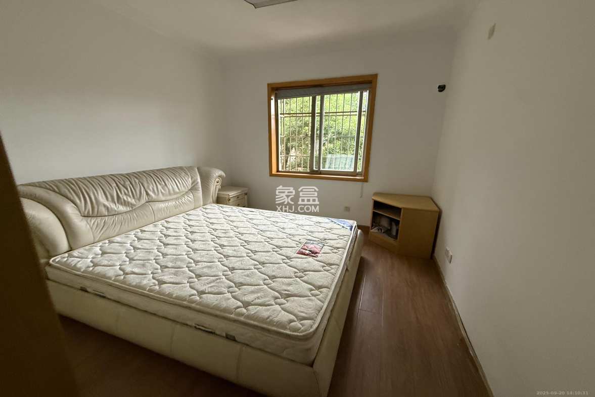 长监宿舍 2室1厅1卫 1500.0元/月 长监宿舍 2室1厅1卫 1500.0元/月室内图