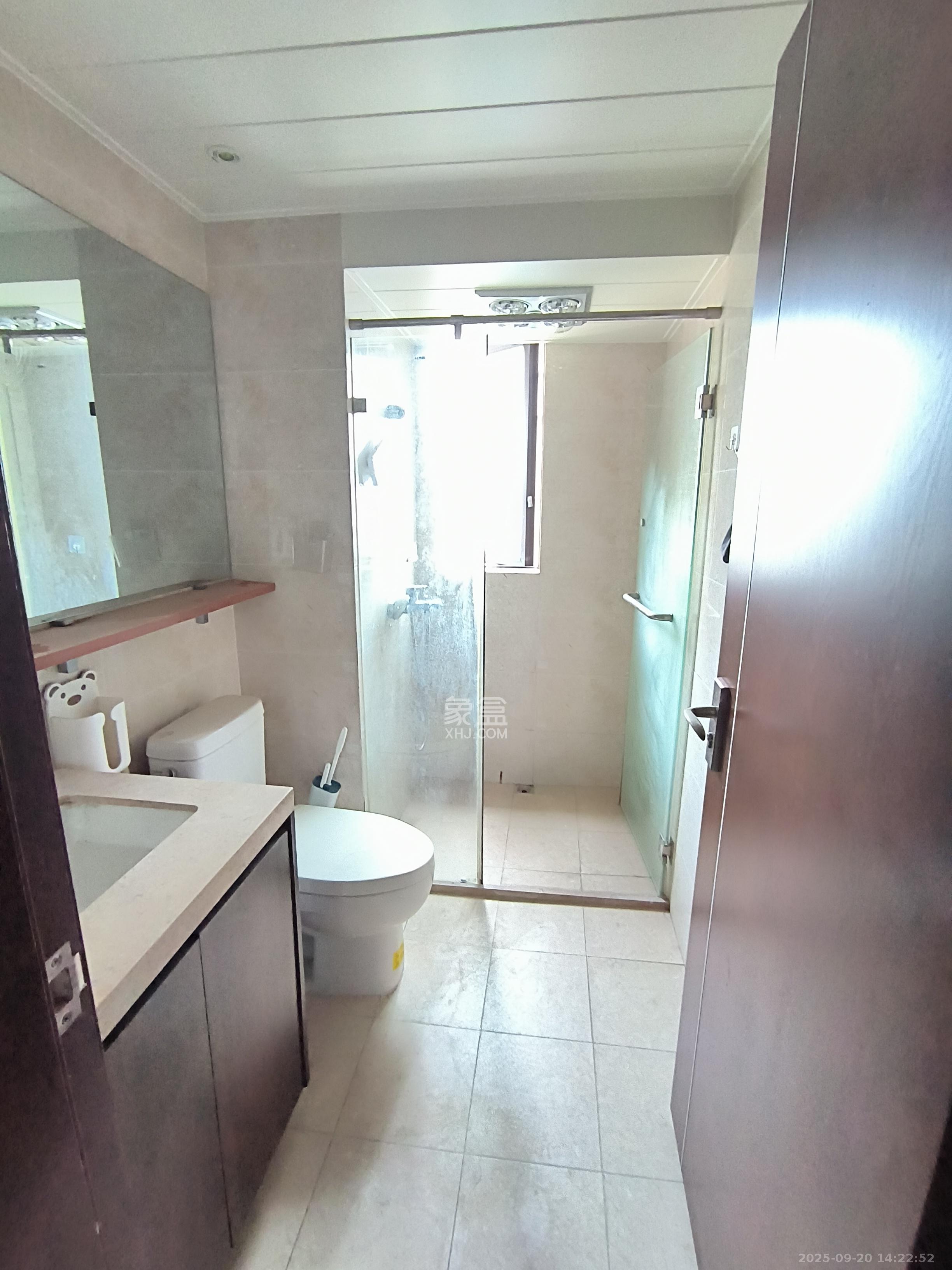 时代倾城二期  2室2厅1卫    1700.0元/月室内图