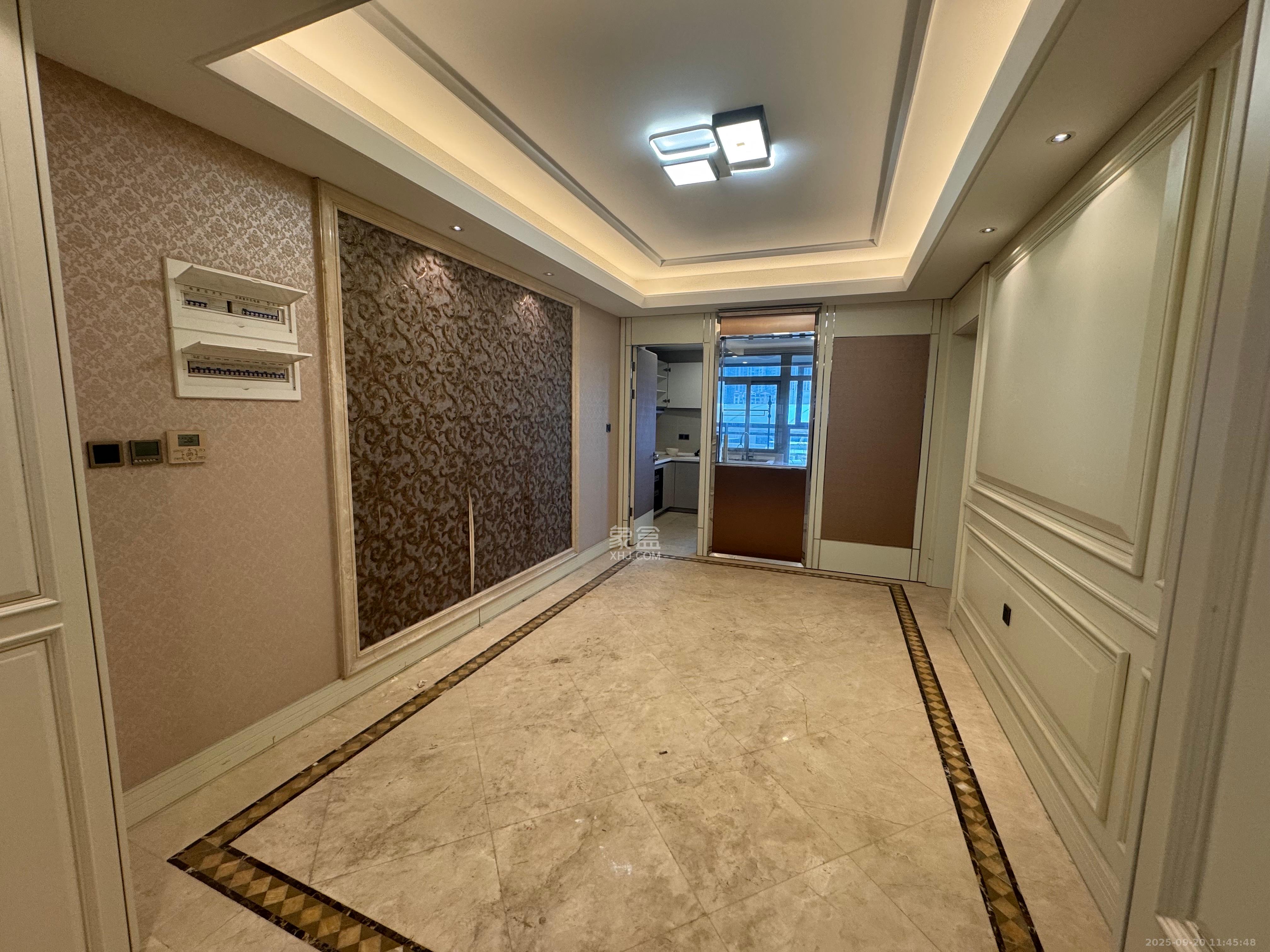 梅溪湖金茂府（金茂广场）（金茂览秀城）  5室2厅4卫    12000.0元/月室内图