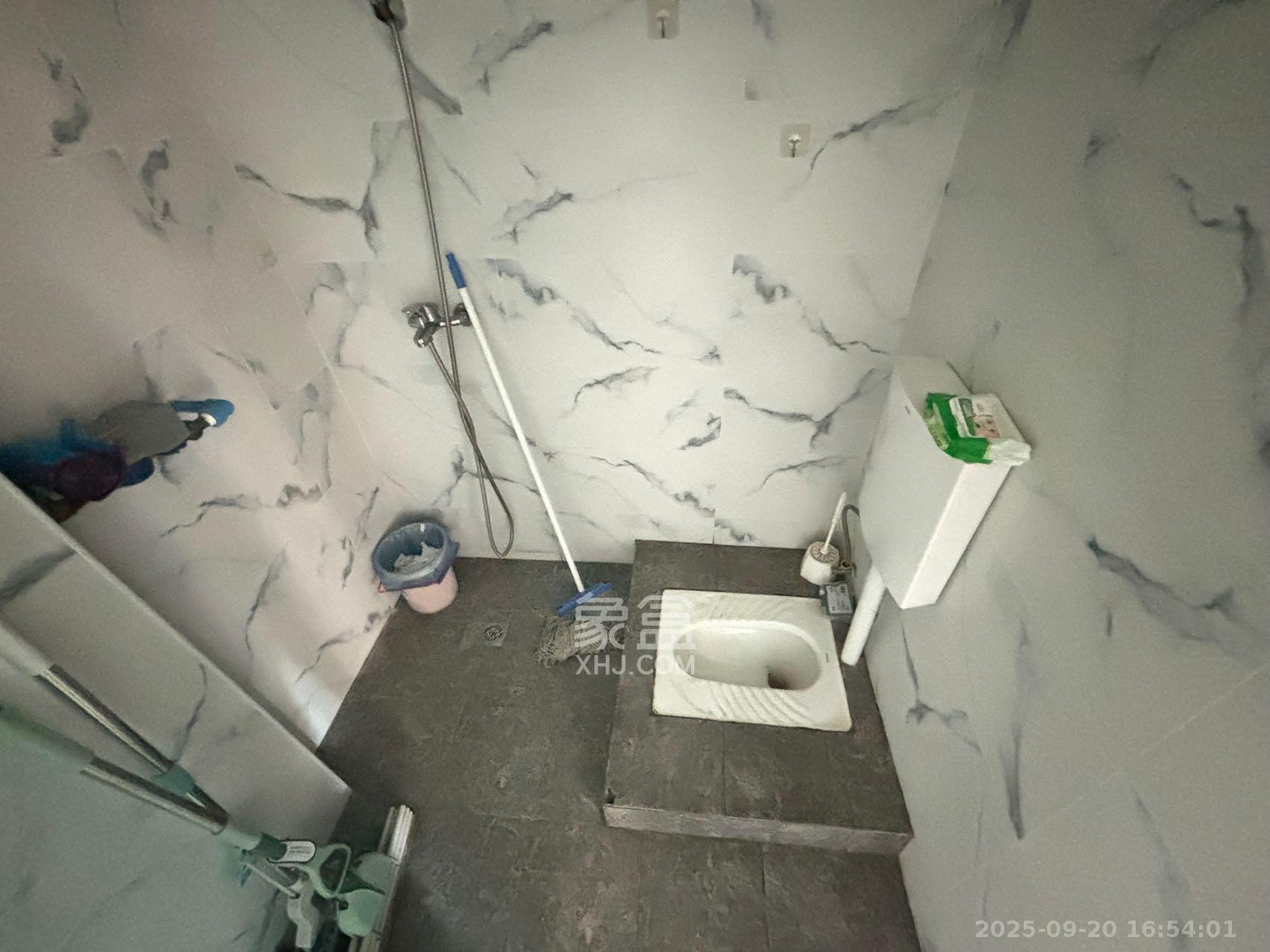 洋湖时代 3室2厅2卫 2100.0元/月 洋湖时代 3室2厅2卫 2100.0元/月室内图