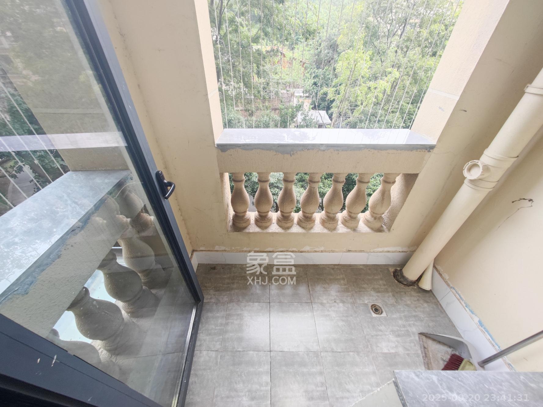 五矿万境园  4室2厅1卫    160.0万阳台