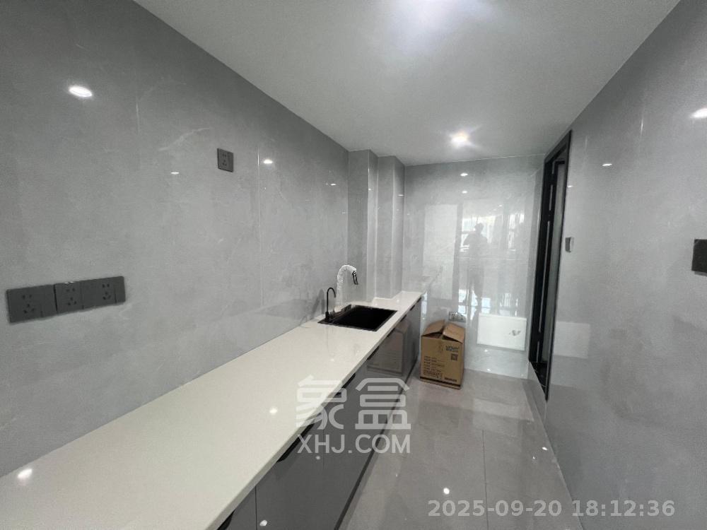 奥克斯滨仕花园（奥克斯洋湖广场/奥克斯中心）   160.0㎡      8500.0元/月室内图