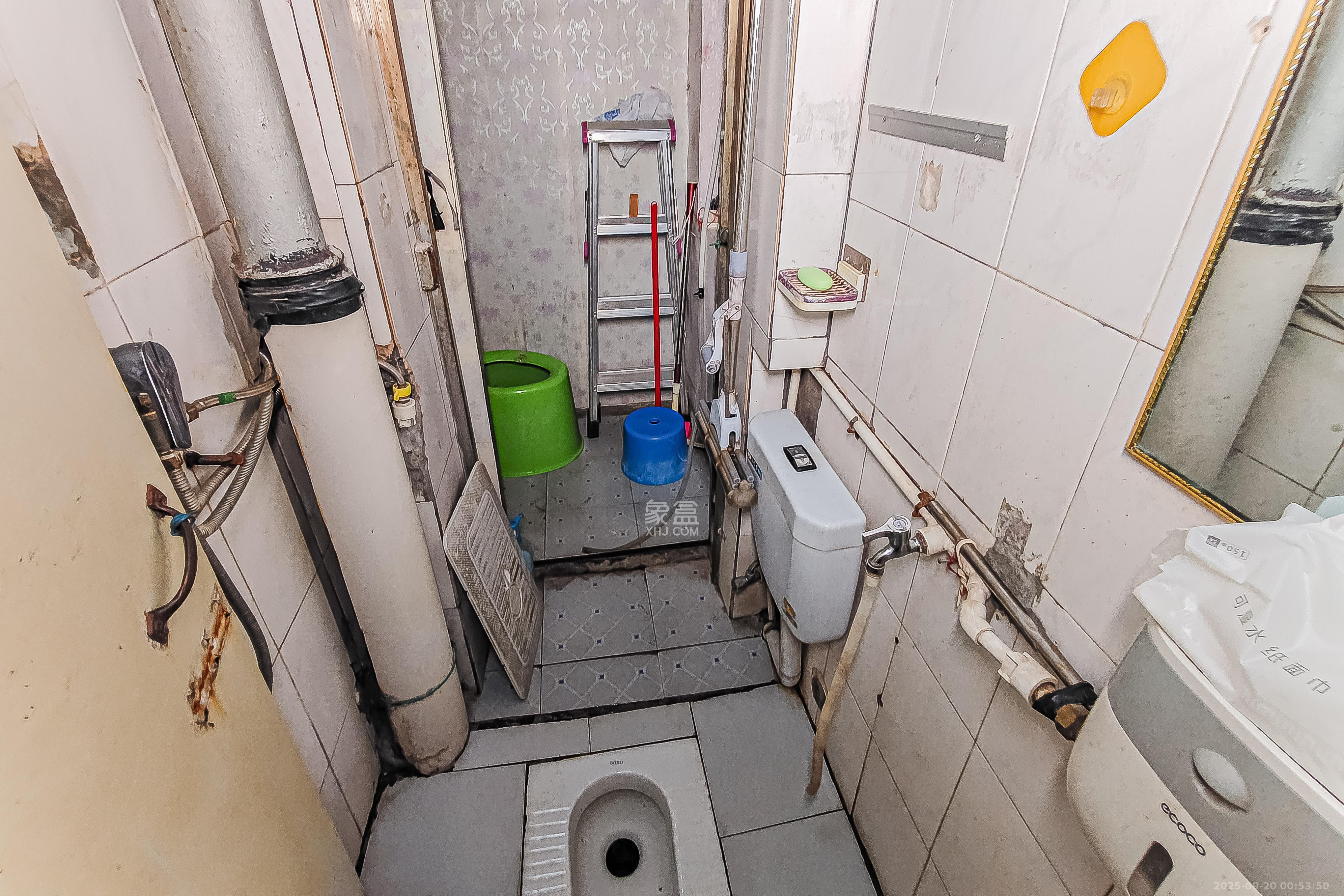 解放四村石子冲  1室1厅1卫    27.0万卫生间