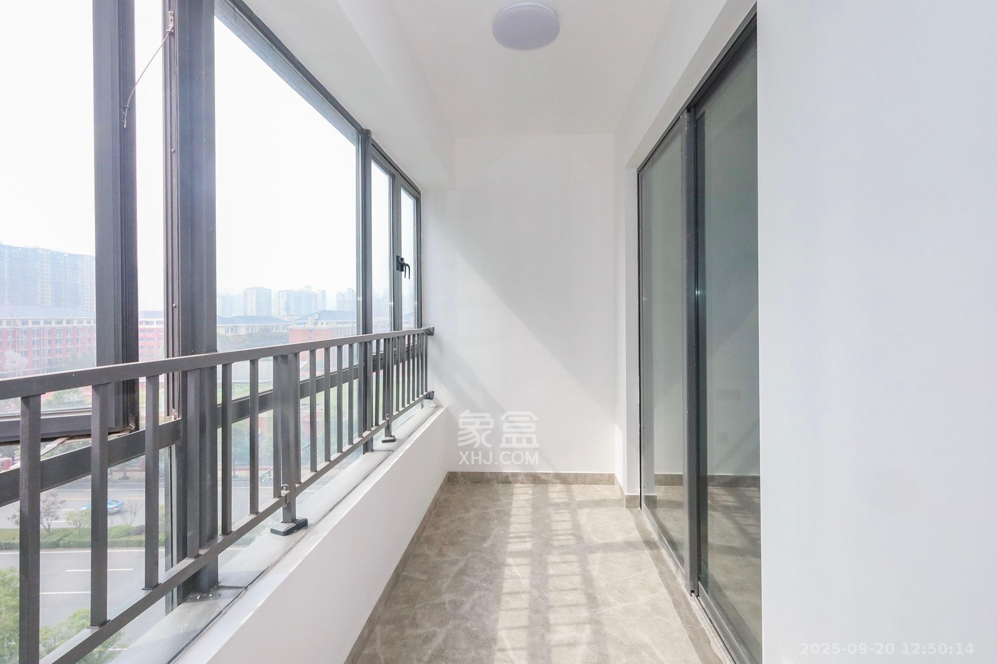 复地滨江金融中心 4室2厅2卫 6000.0元/月 复地滨江金融中心 4室2厅2卫 6000.0元/月室内图