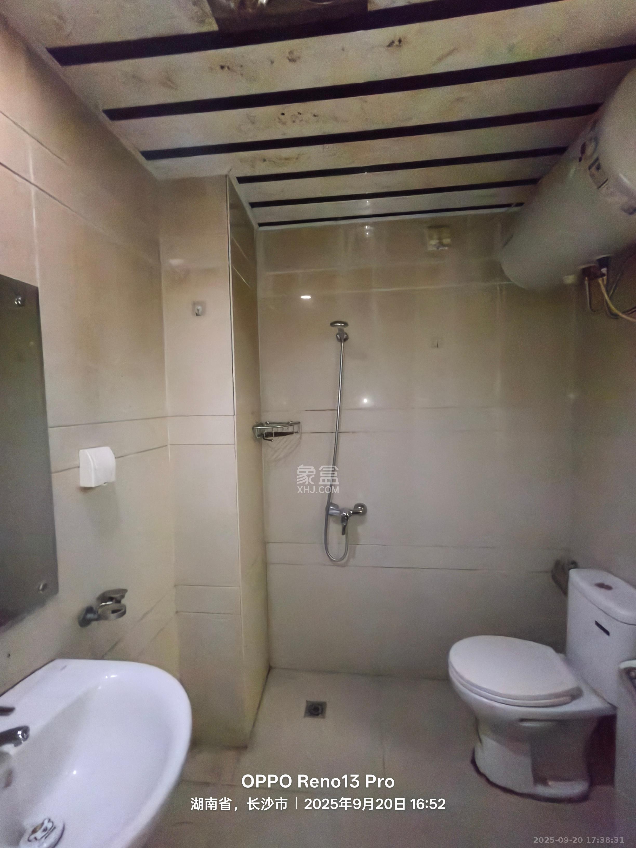 标志商务中心  1室1厅1卫    1000.0元/月室内图