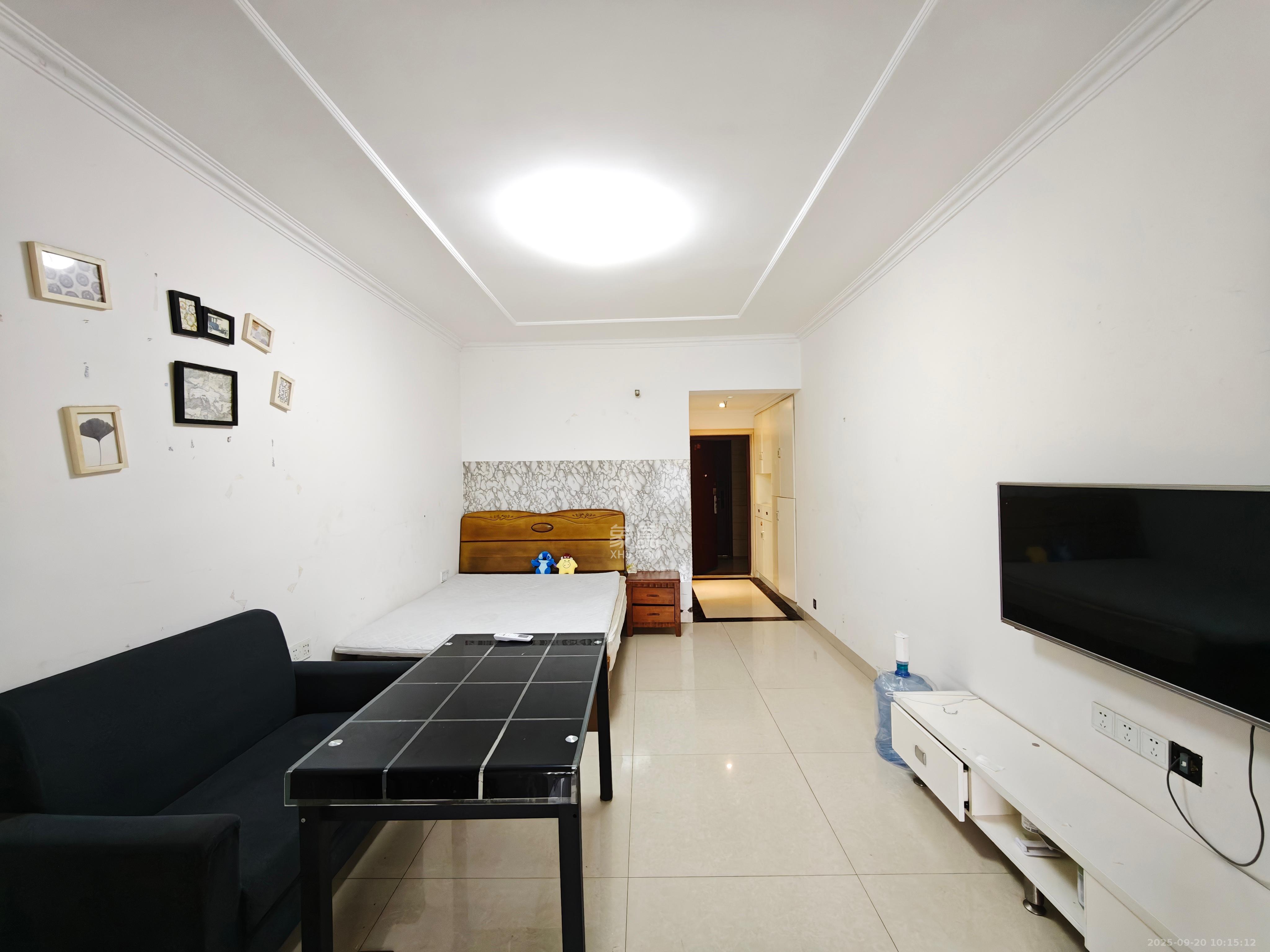 蓝湾国际广场 1室1厅1卫 1600.0元/月 蓝湾国际广场 1室1厅1卫 1600.0元/月室内图