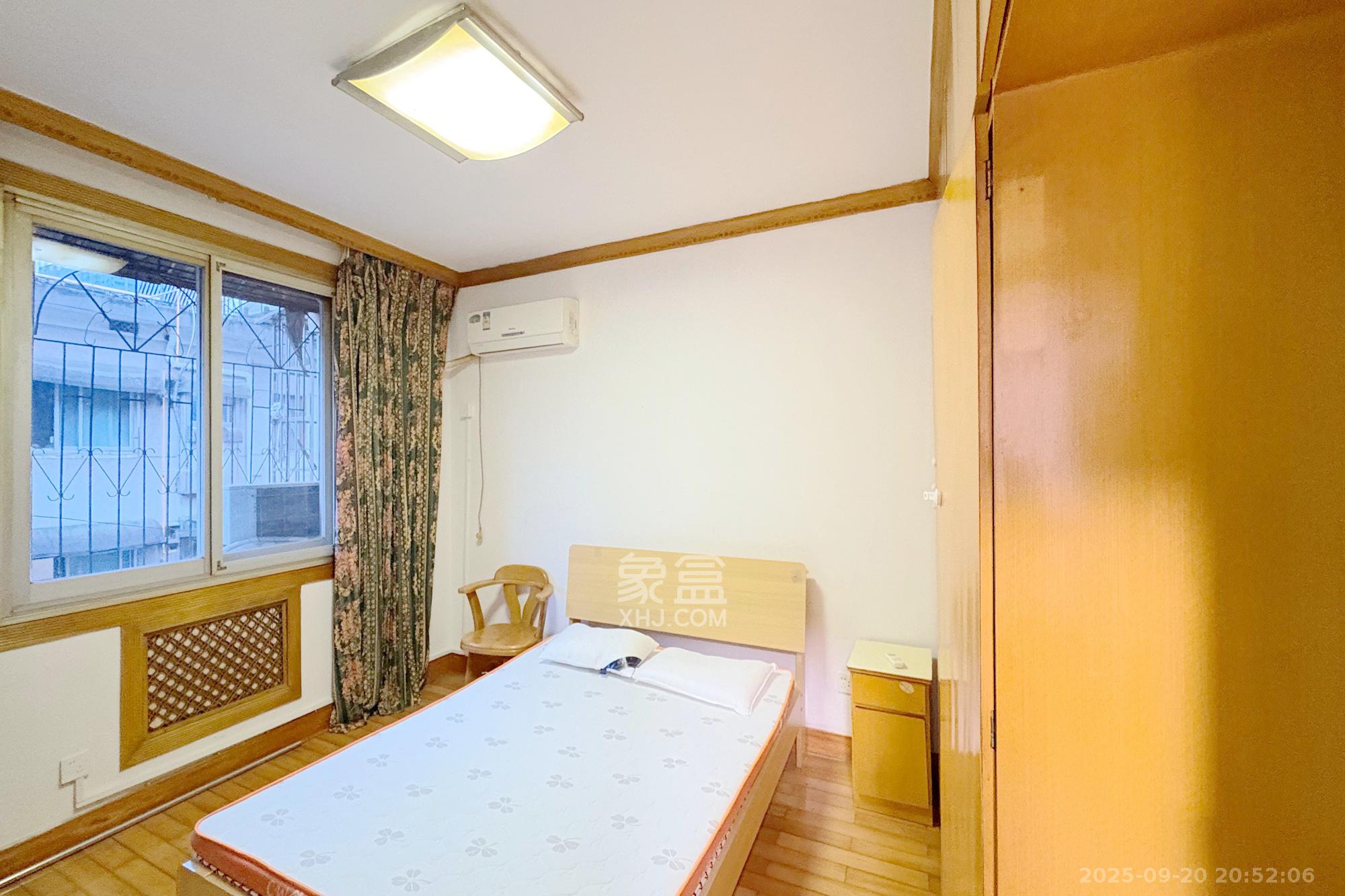 湘江宾馆宿舍  2室1厅1卫   35.00万卧室