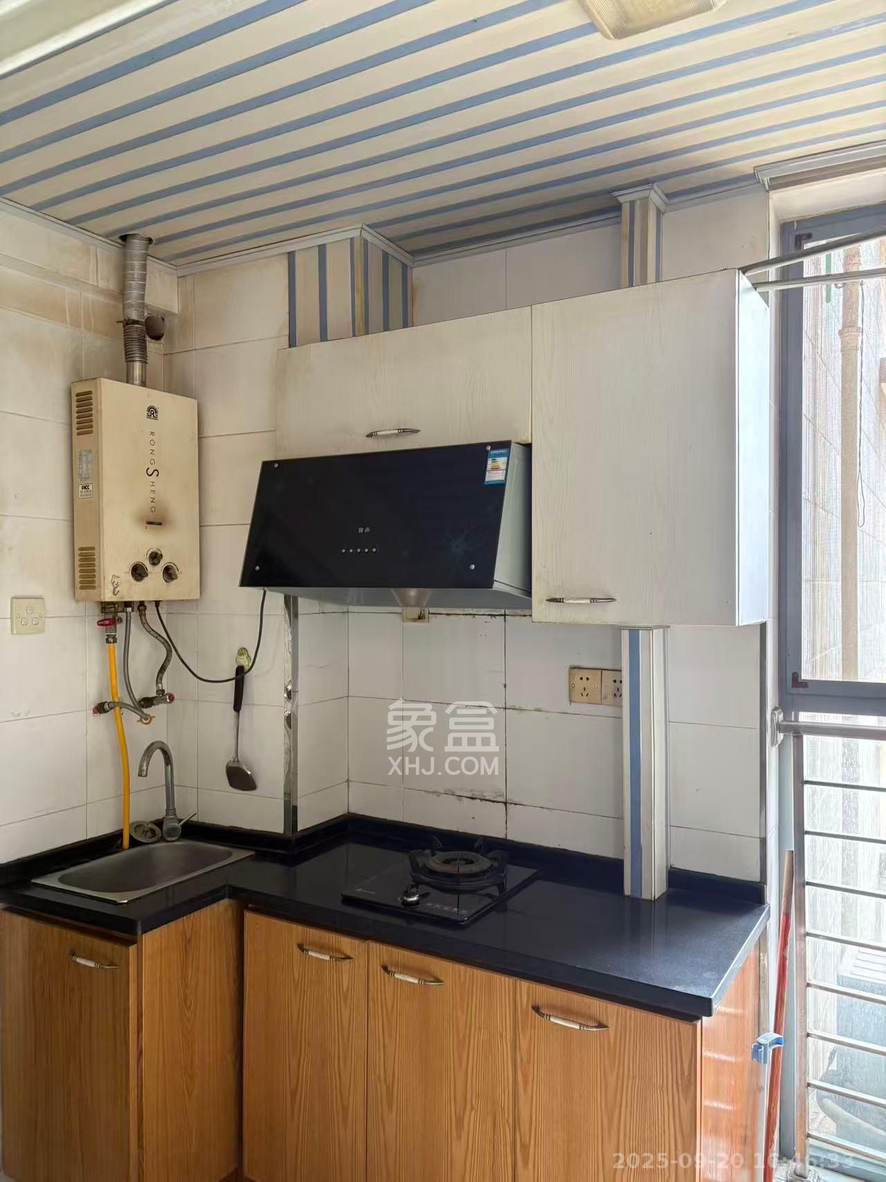 东方银座(东方摩卡) 1室1厅1卫 1300.0元/月 东方银座(东方摩卡) 1室1厅1卫 1300.0元/月室内图