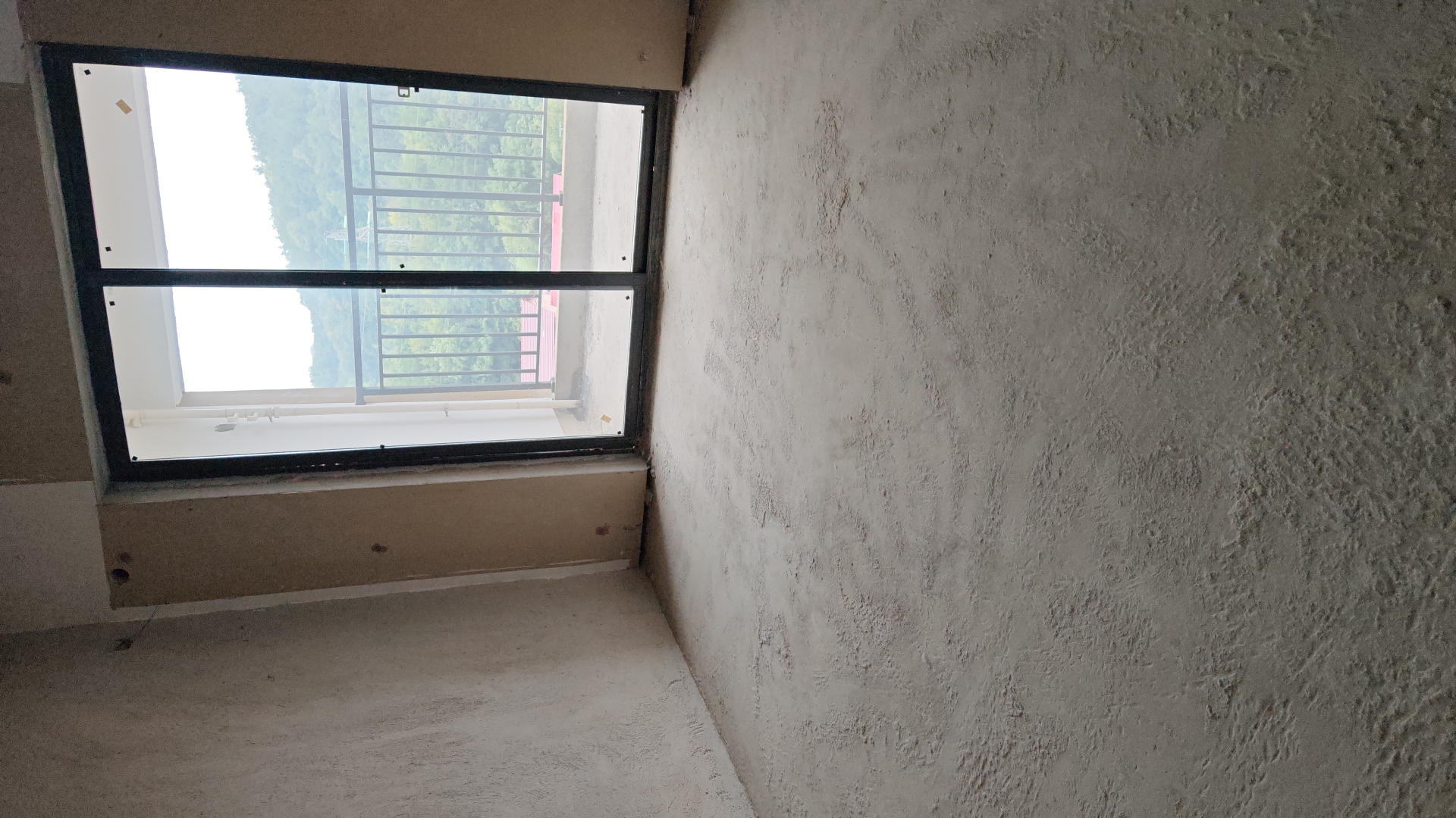 宁邦中心（二期公园里）  4室2厅2卫    85.8万客厅