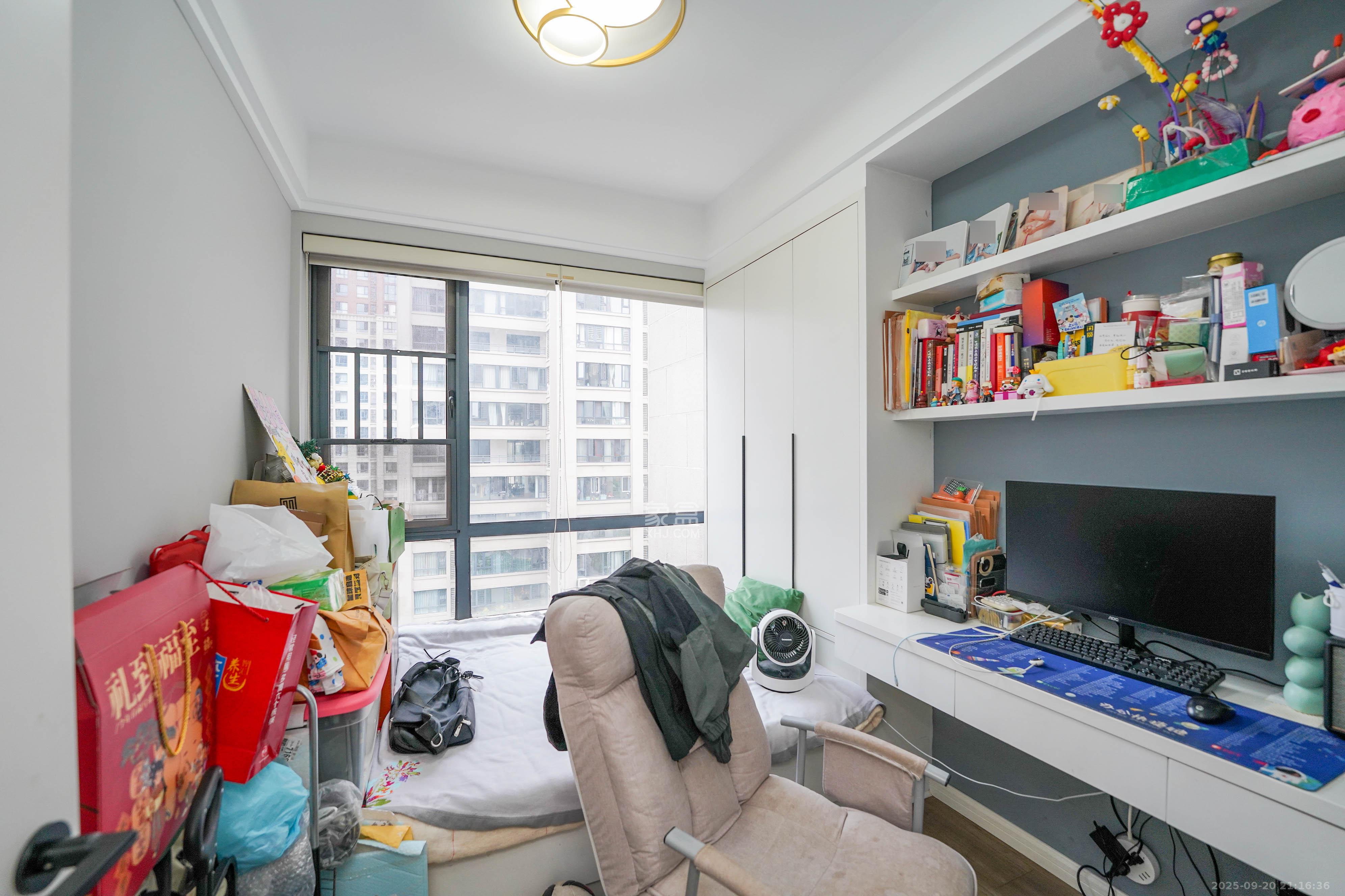 五矿万境蓝山 4室2厅2卫 164.0万 五矿万境蓝山 4室2厅2卫 164.0万卧室