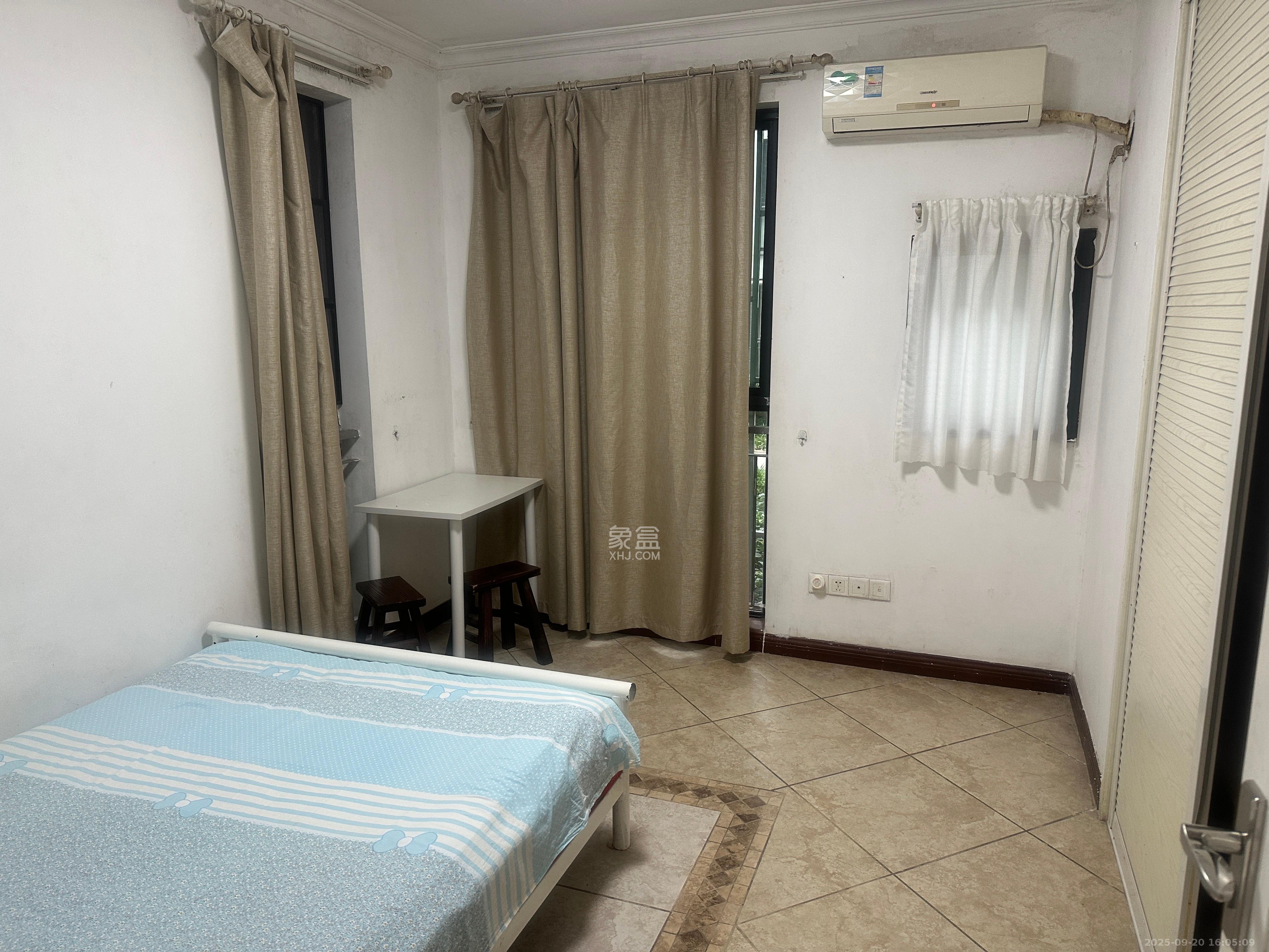 西街花园 4室2厅1卫 3000.0元/月 西街花园 4室2厅1卫 3000.0元/月室内图