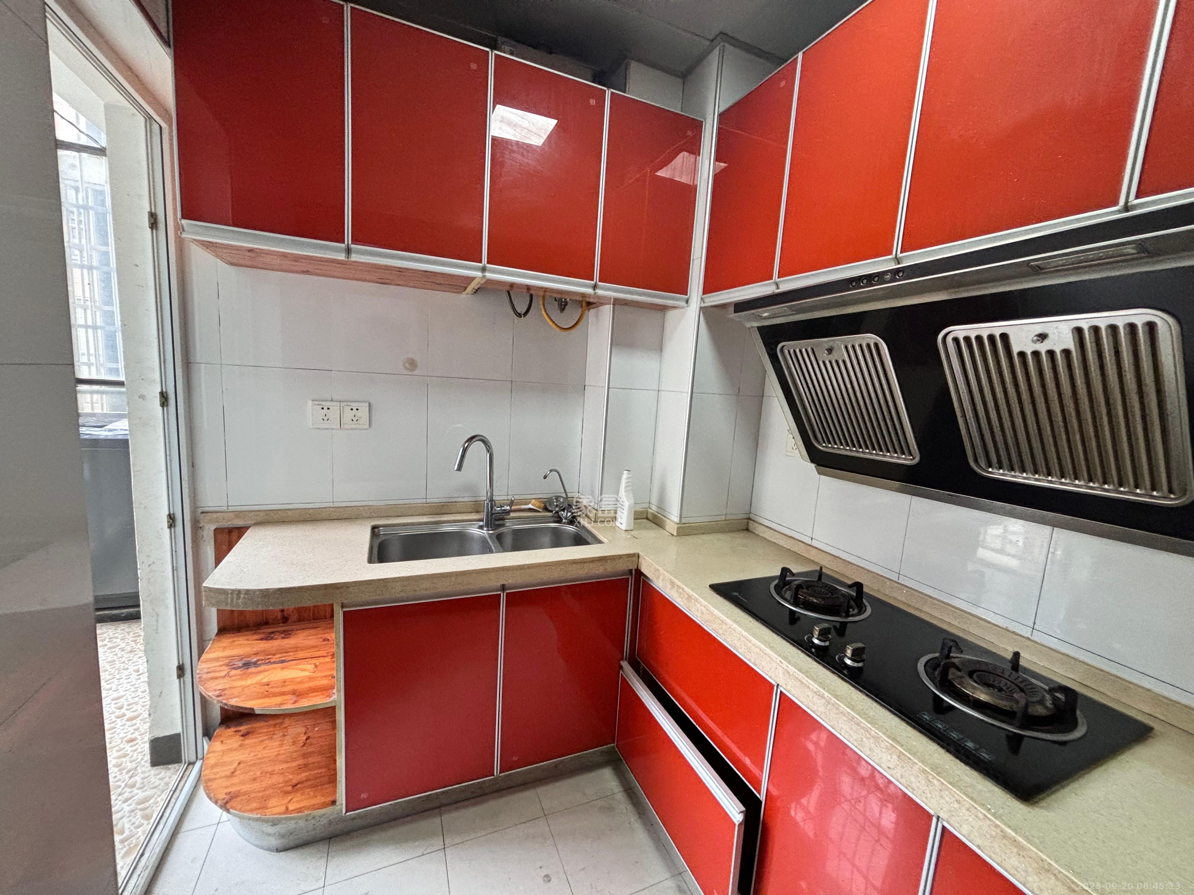 楚天世纪城东苑  3室2厅1卫    1700.0元/月室内图