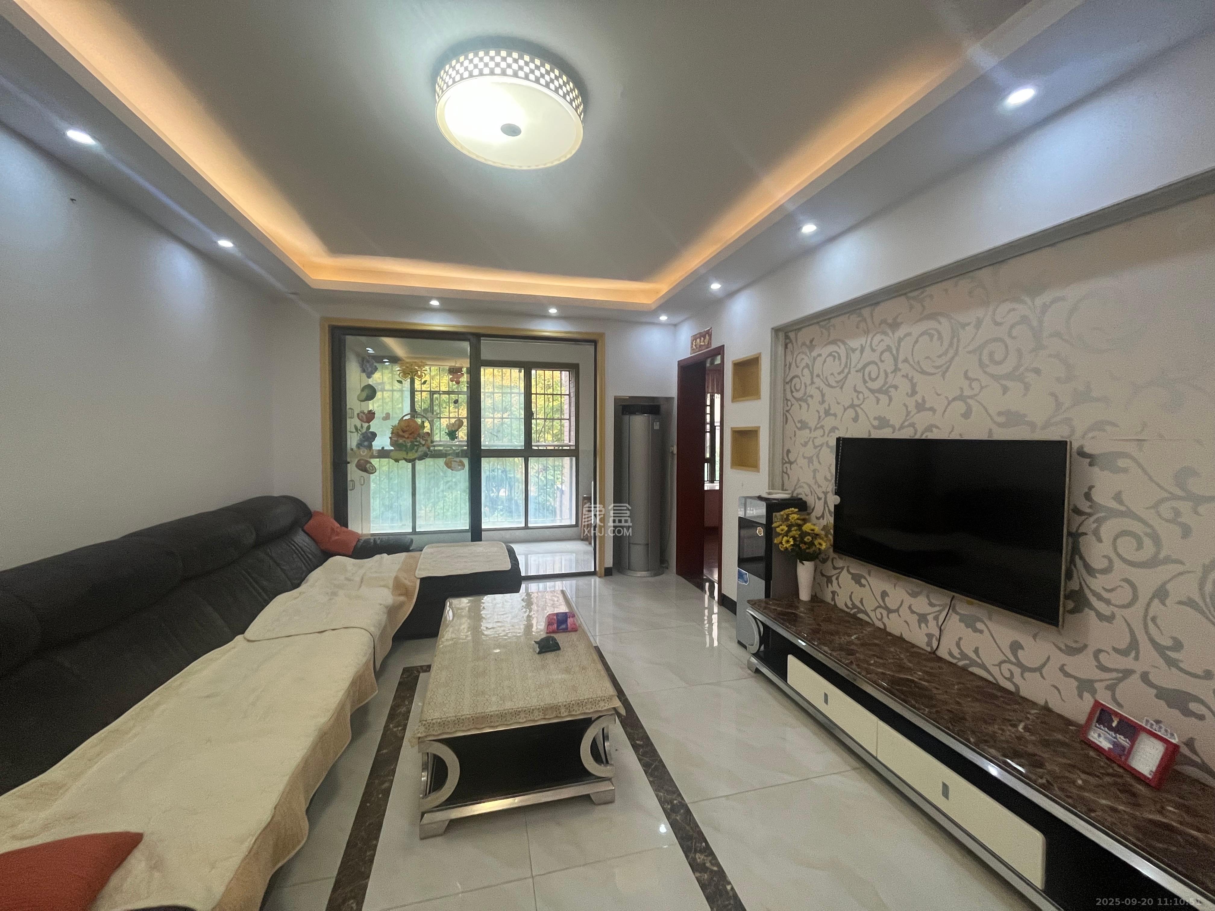 华润凤凰城三期 1室2厅1卫 2000.0元/月 华润凤凰城三期 1室2厅1卫 2000.0元/月室内图