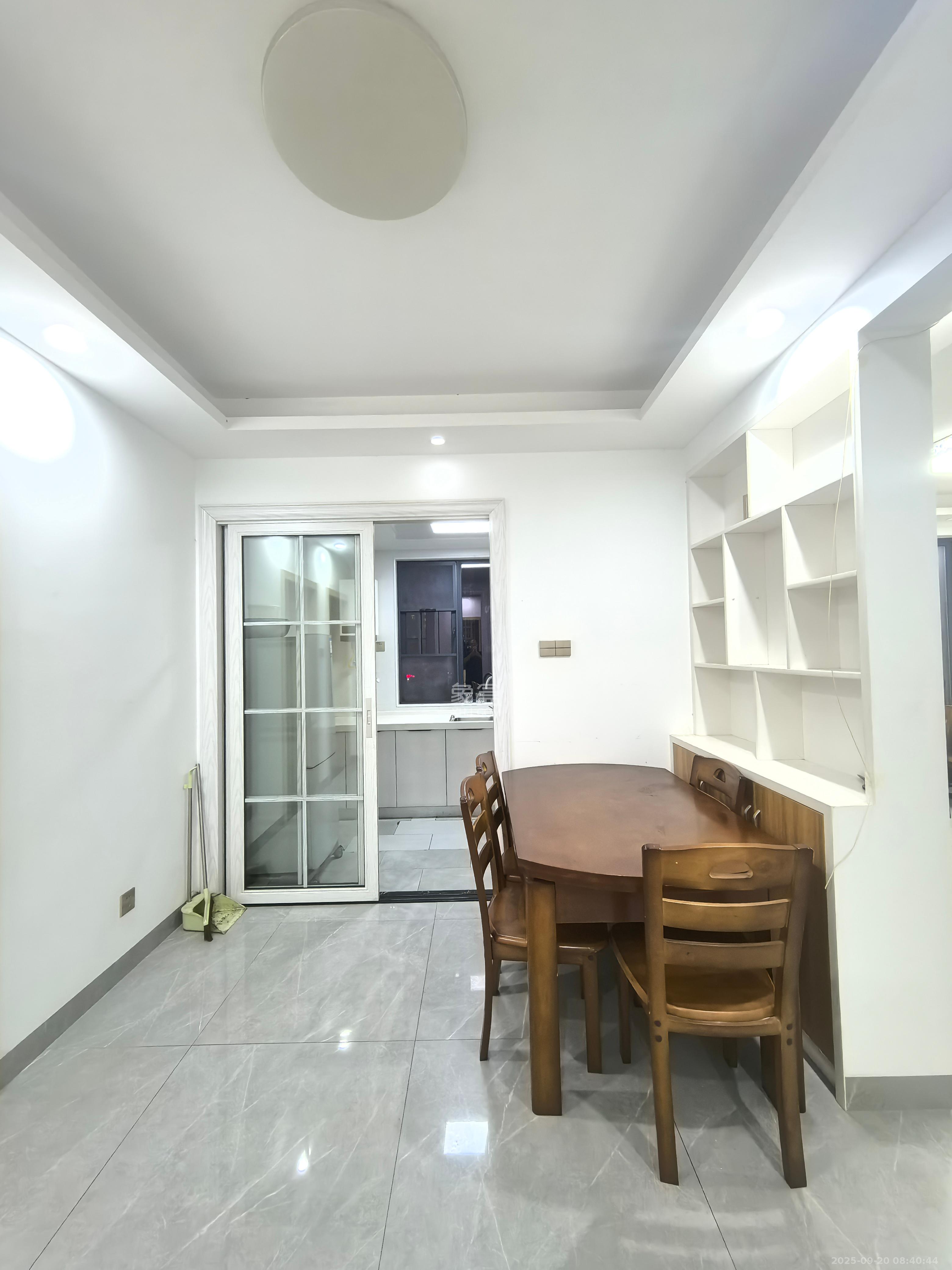 丰禧园 3室2厅2卫 2800.0元/月 丰禧园 3室2厅2卫 2800.0元/月室内图