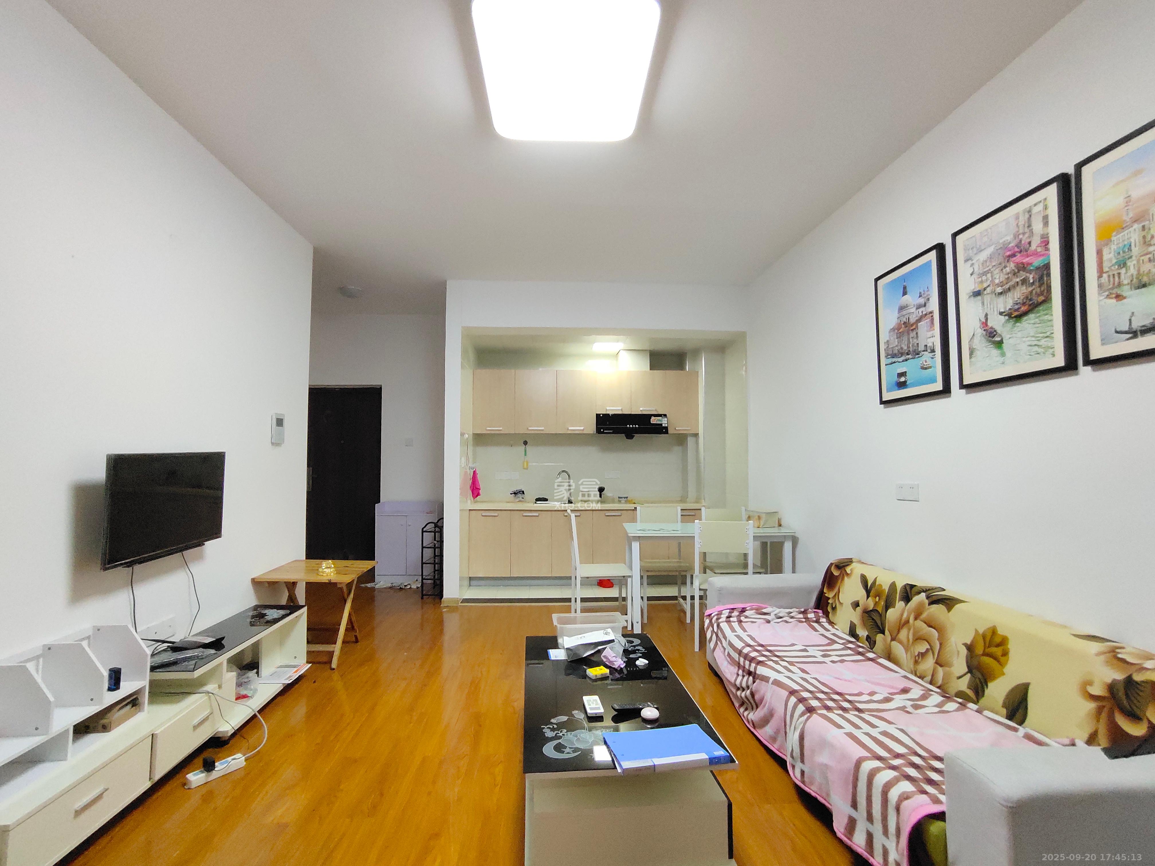 阳光100三期 1室1厅1卫 2000.0元/月 阳光100三期 1室1厅1卫 2000.0元/月室内图