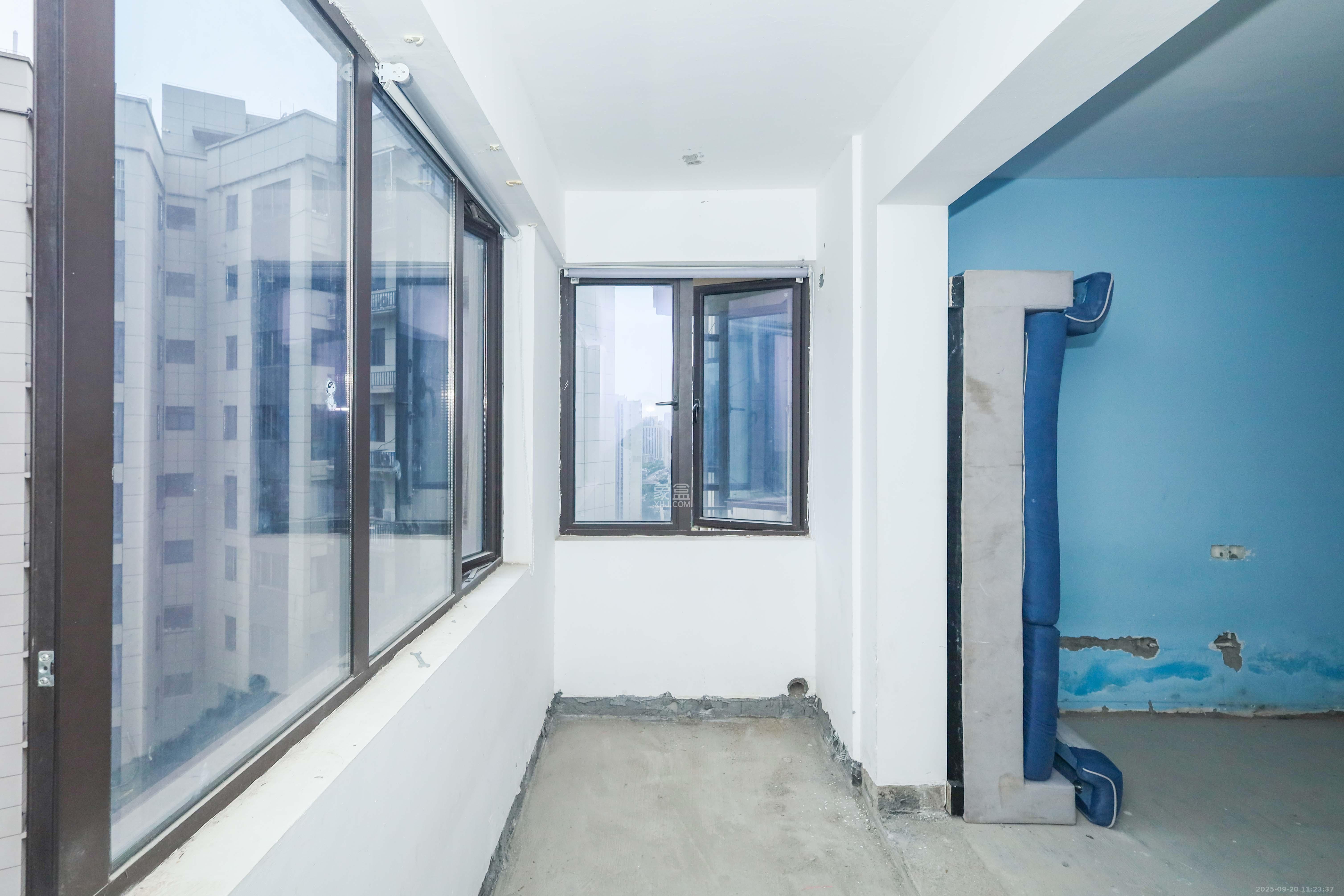 中国铁建梅溪青秀二期  4室2厅2卫    158.0万阳台