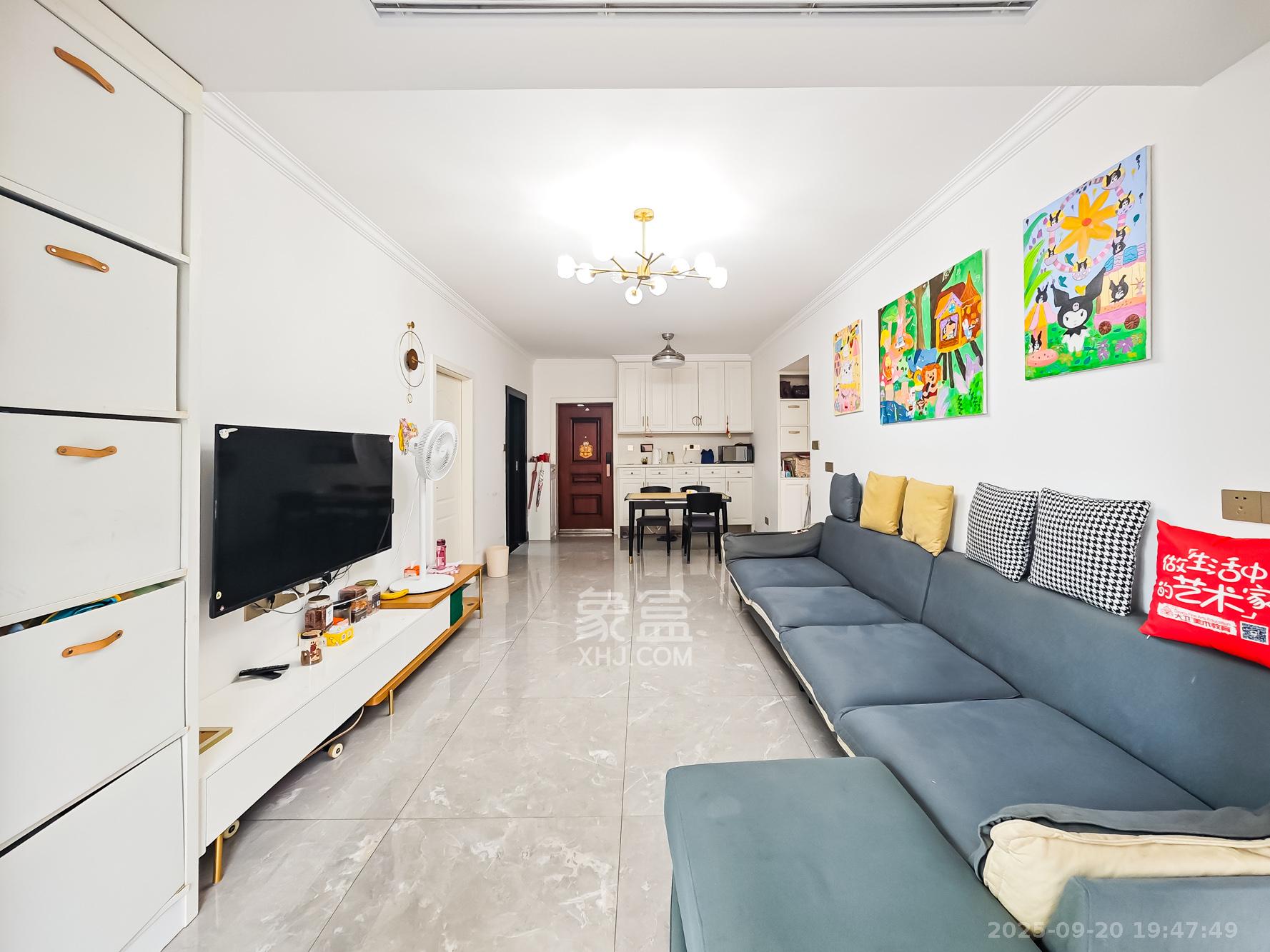 福晟钱隆国际（晟冉景苑）  3室2厅1卫    89.8万客厅