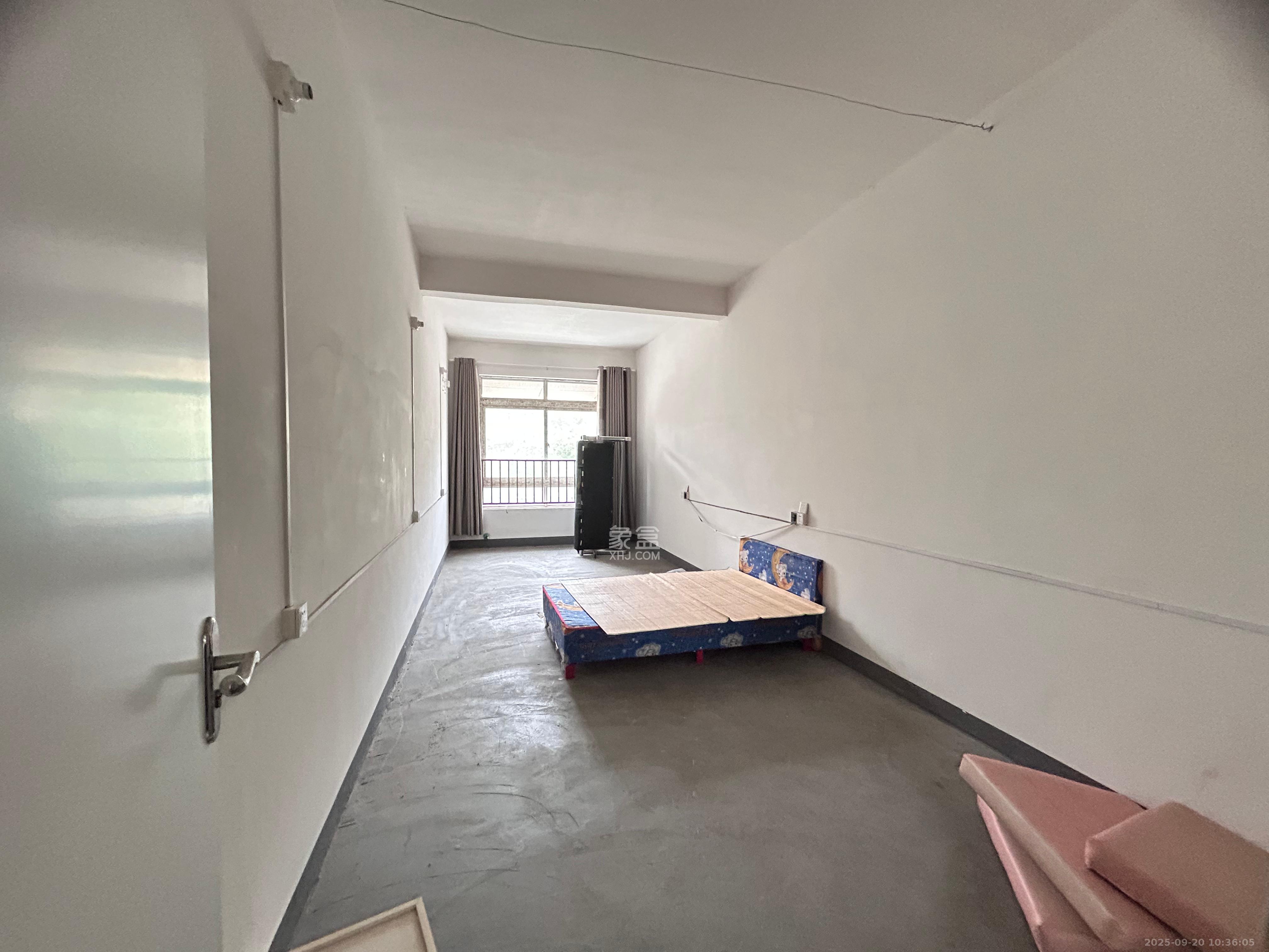 山水湾S区   117.0㎡      6000.0元/月室内图