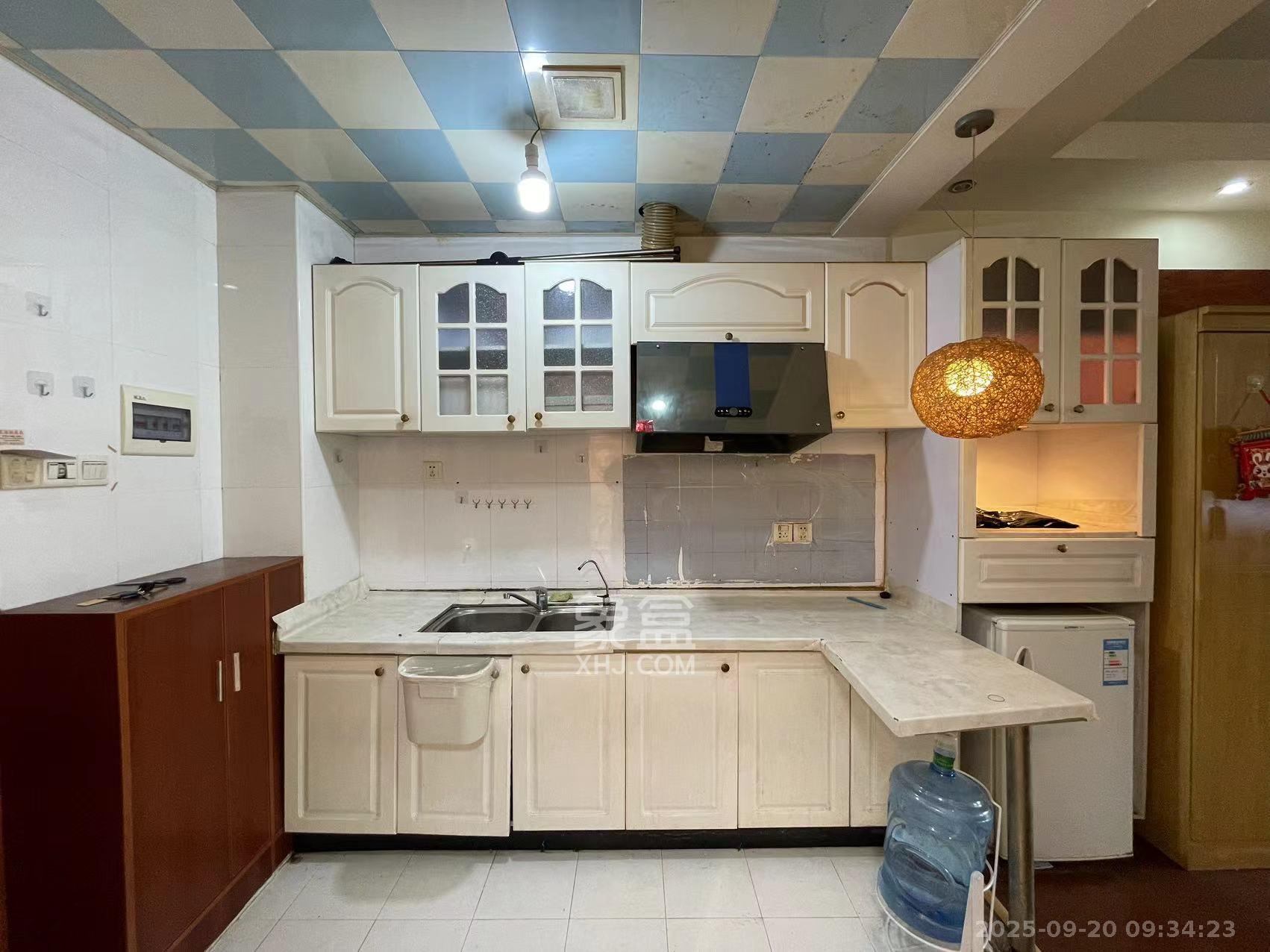 YO领域(领御大厦) 1室1厅1卫 1800.0元/月 YO领域(领御大厦) 1室1厅1卫 1800.0元/月室内图