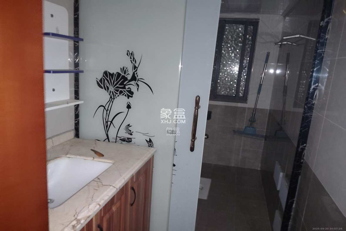 丰源国际 3室1厅1卫 2000.0元/月 丰源国际 3室1厅1卫 2000.0元/月室内图