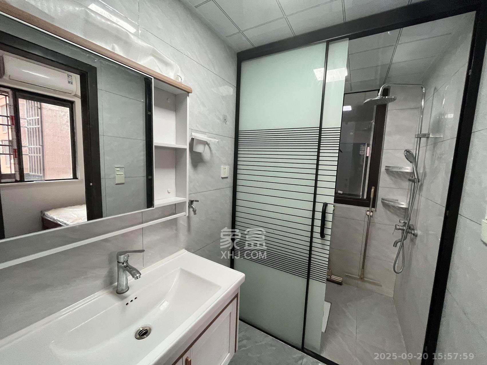 长房明宸府 3室1厅1卫 2000.0元/月 长房明宸府 3室1厅1卫 2000.0元/月室内图